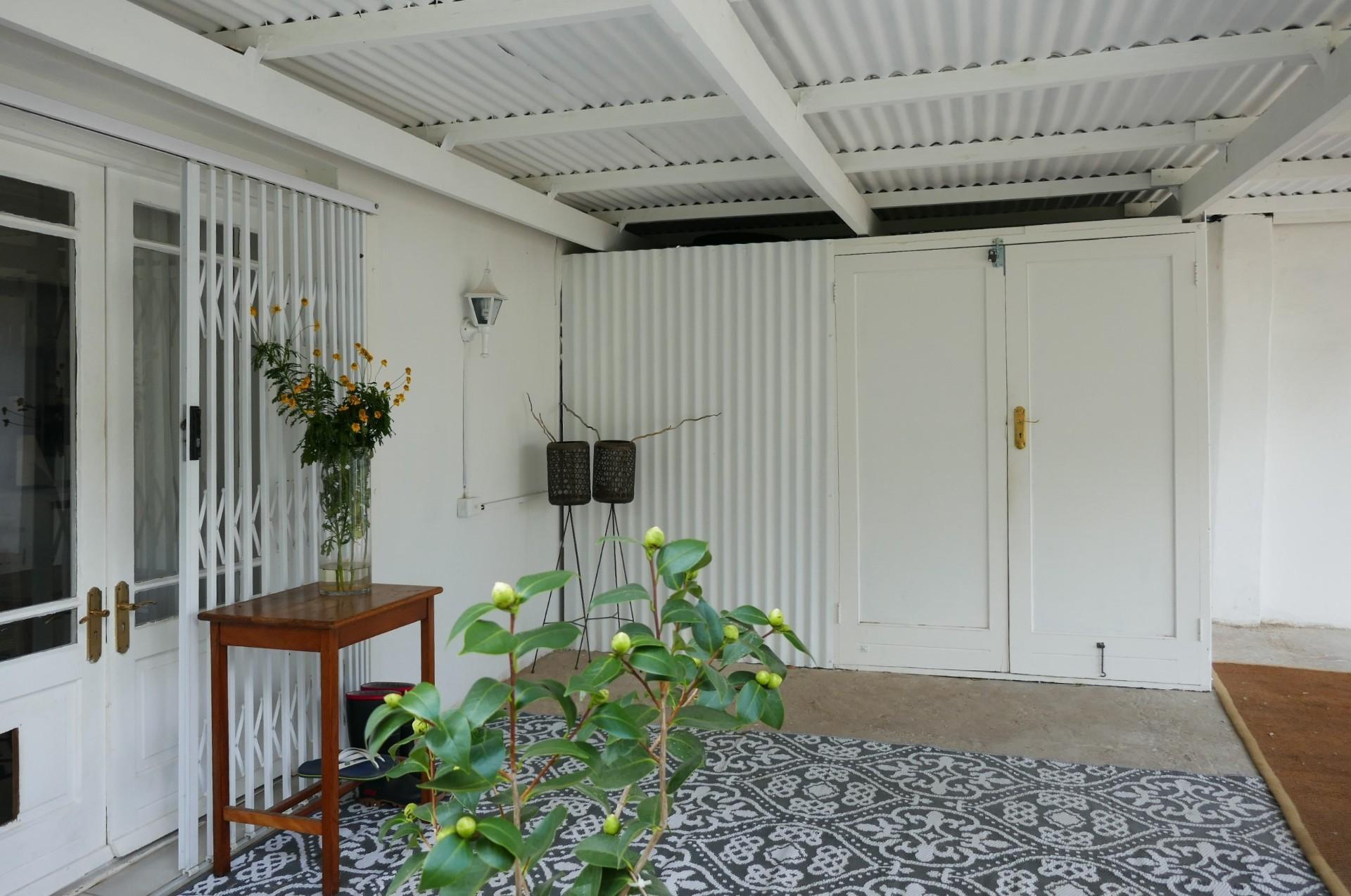 Image 4 of 6