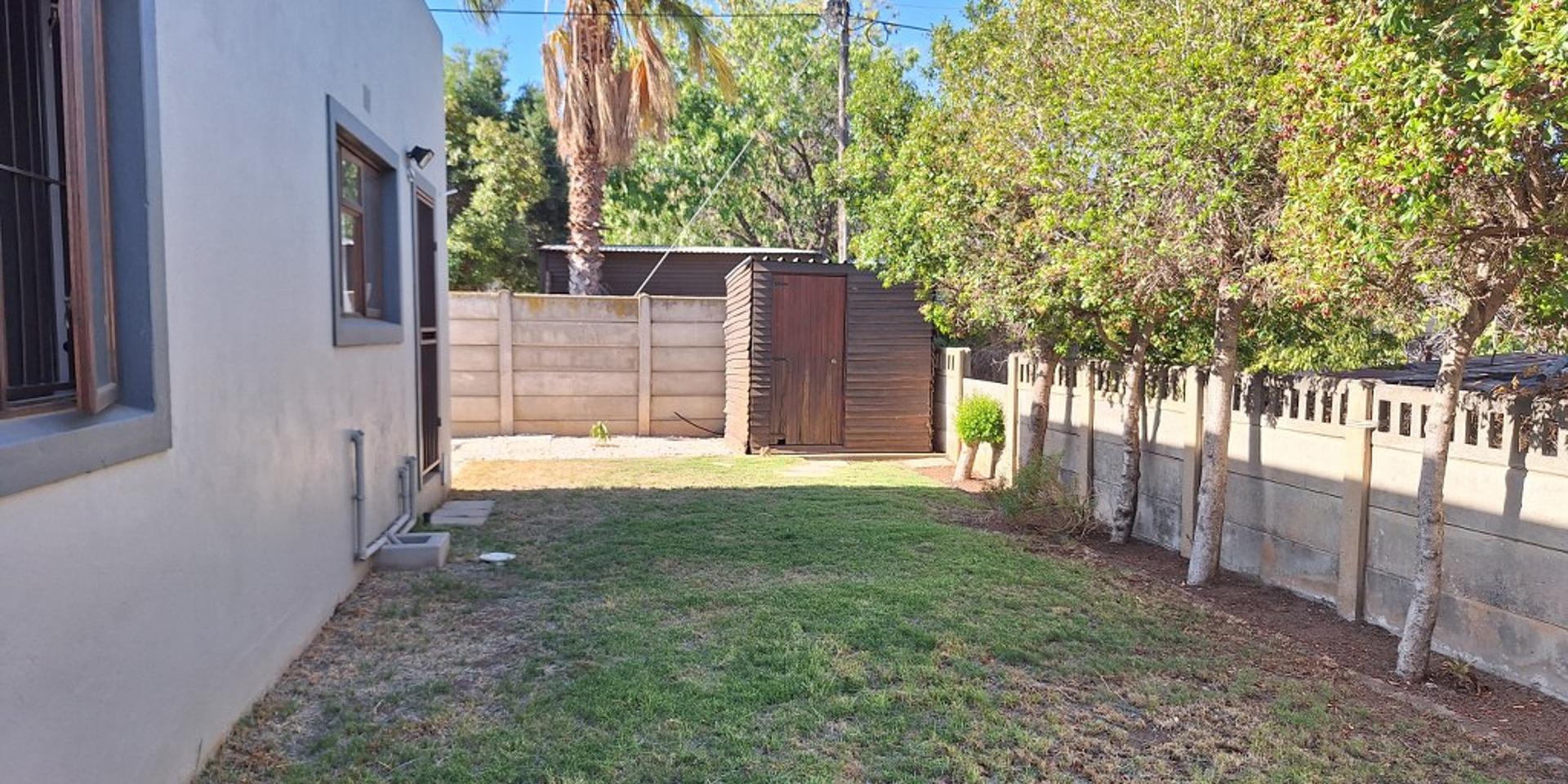Image 2 of 6