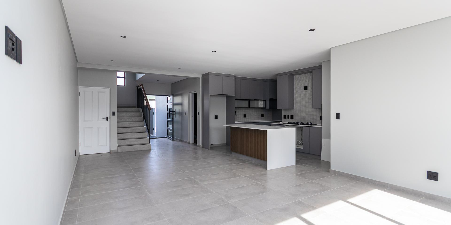 Image 4 of 6