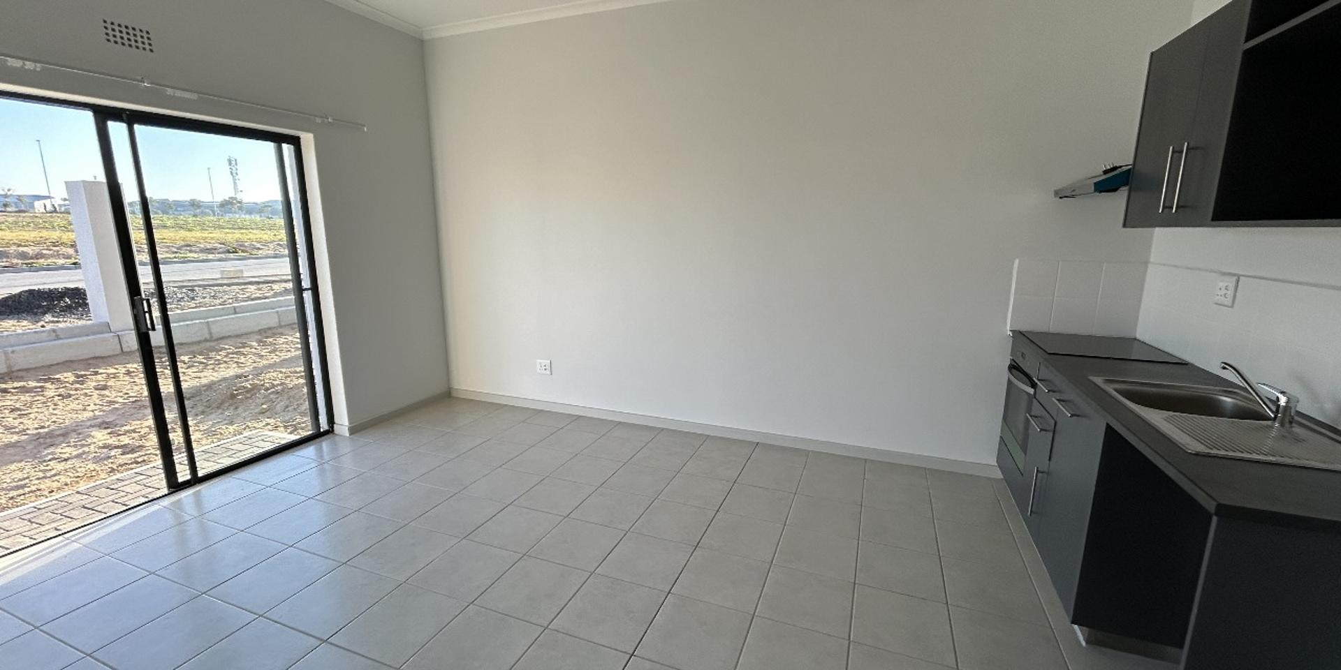 Image 3 of 6