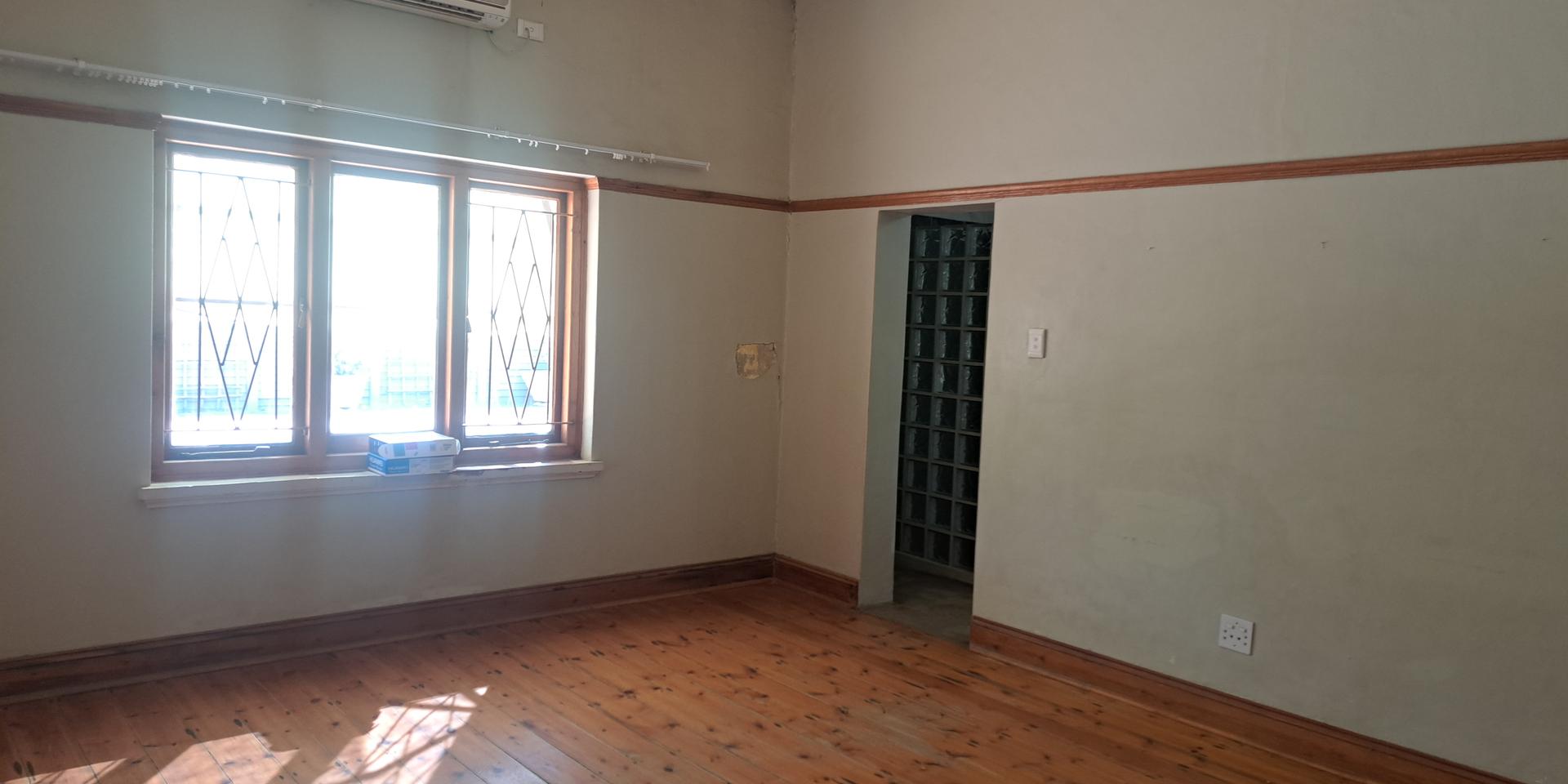 Image 5 of 6