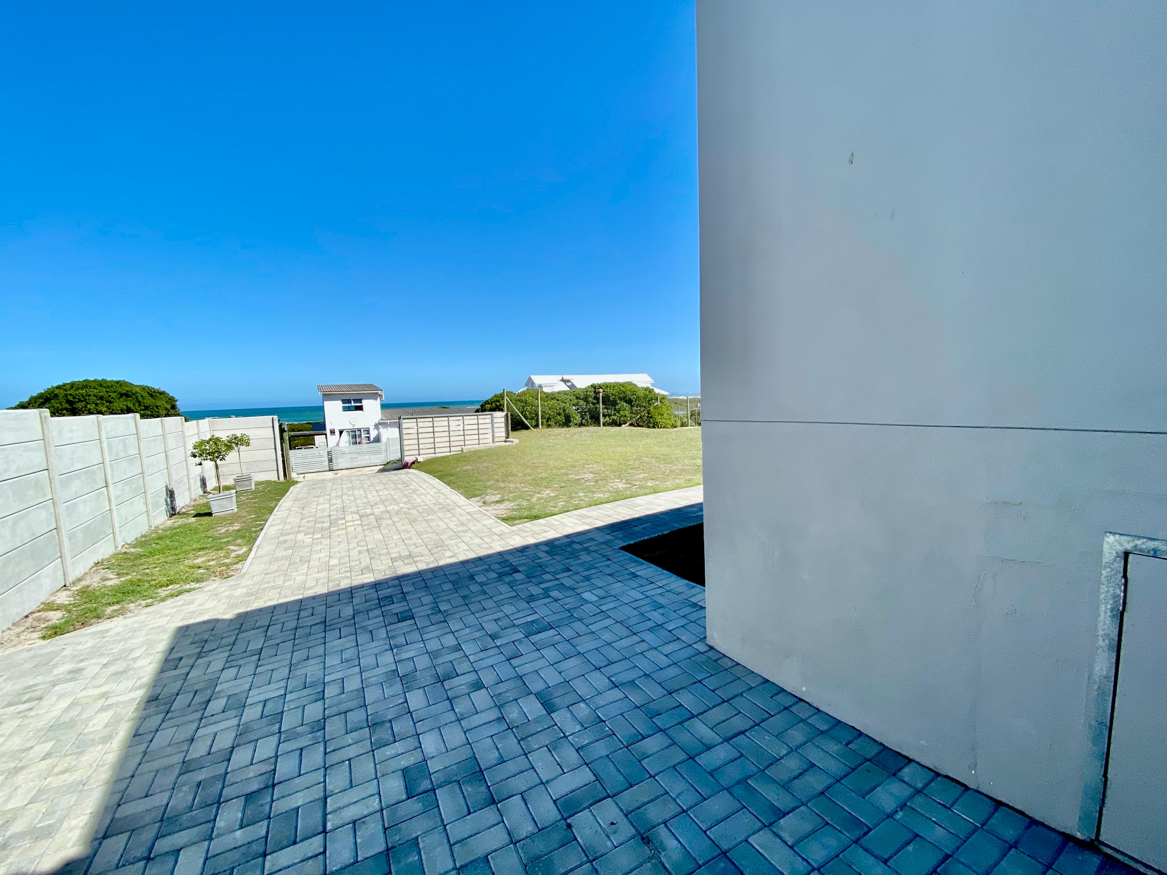 Image 4 of 6