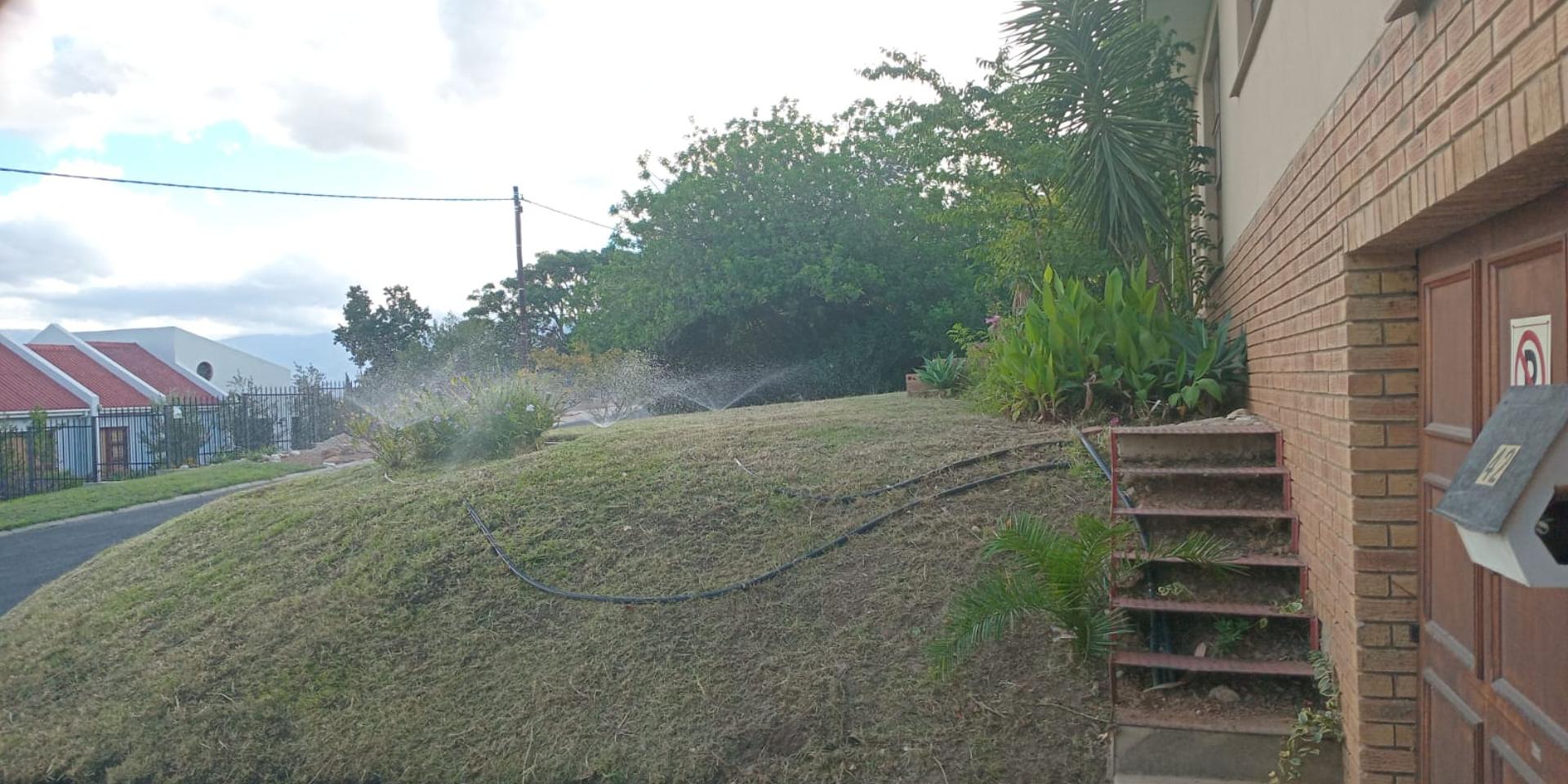 Image 2 of 6