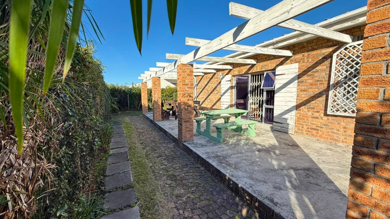 Image 2 of 6