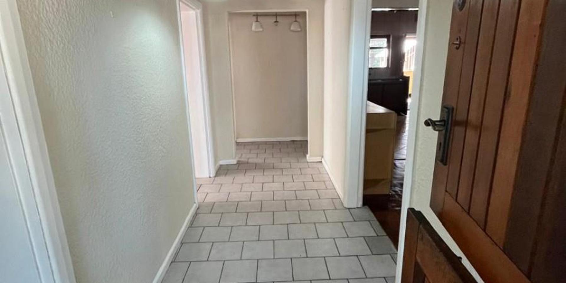 Image 4 of 6
