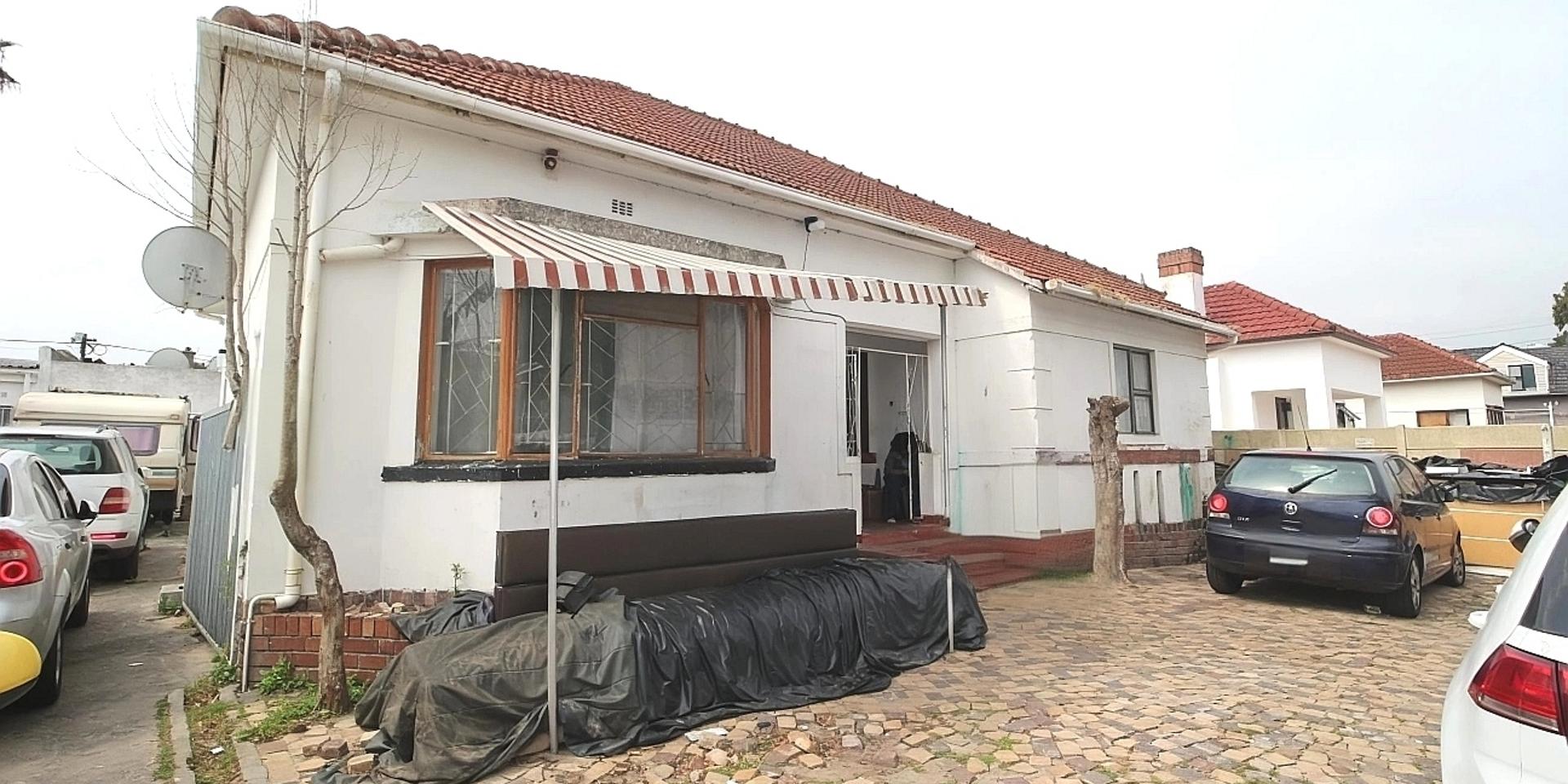 Image 2 of 6