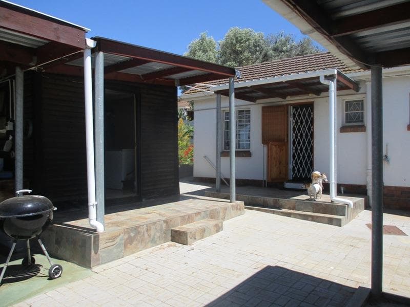Image 4 of 6