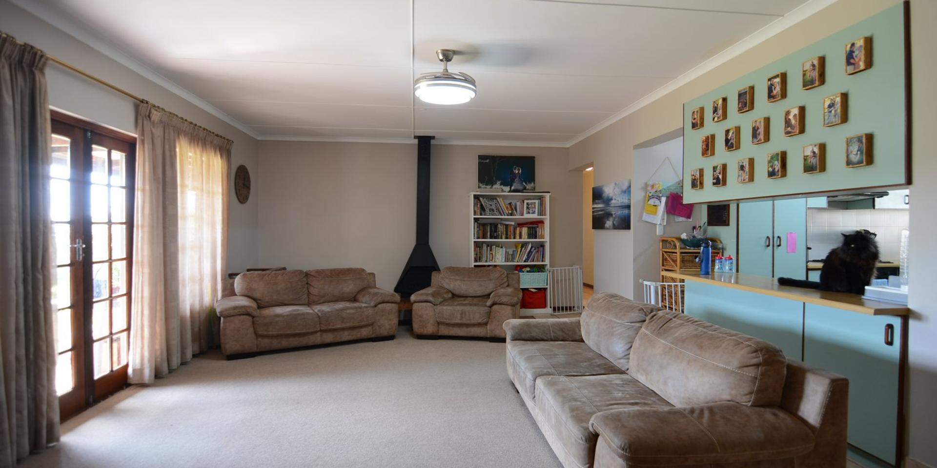 Image 4 of 6