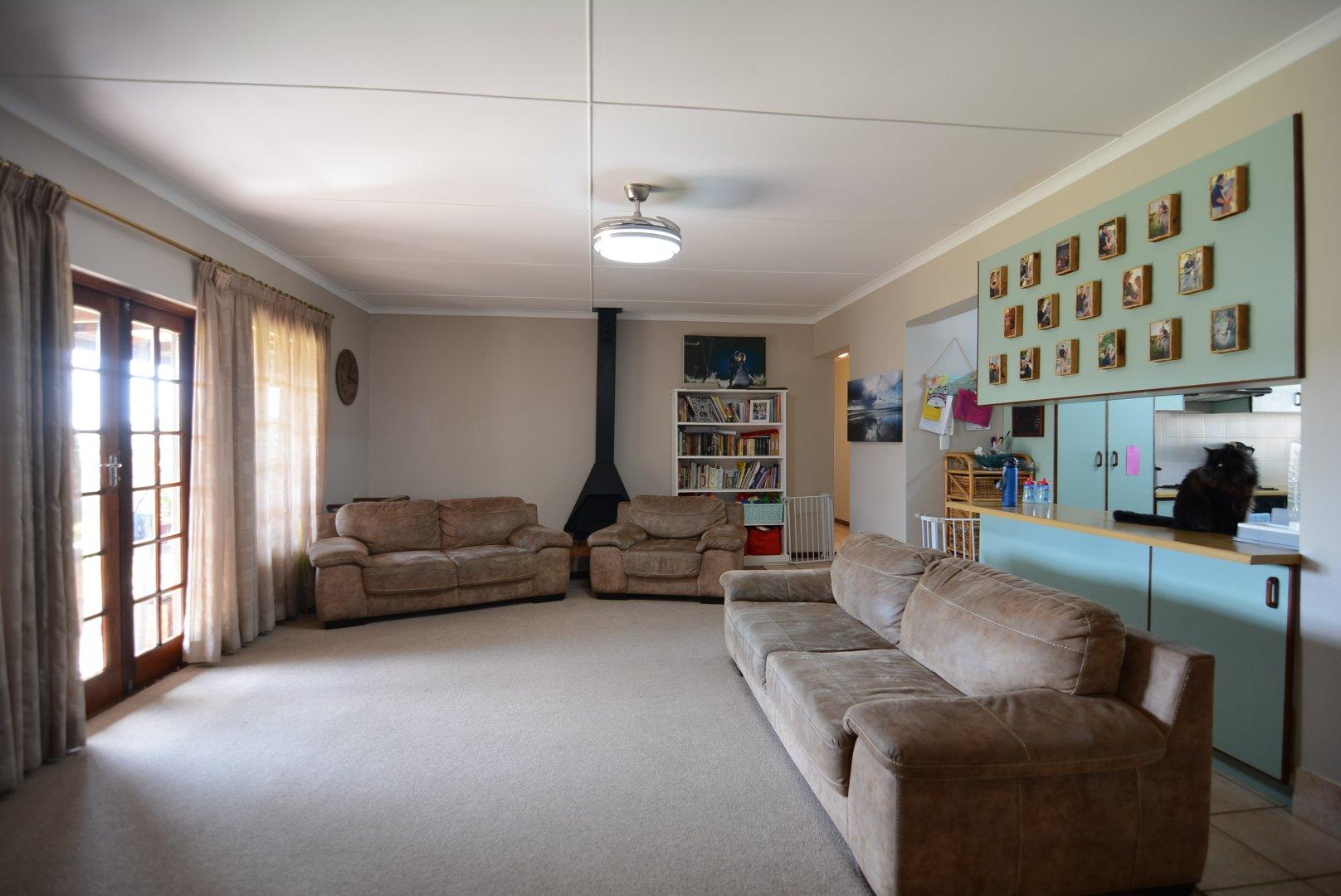Image 4 of 6