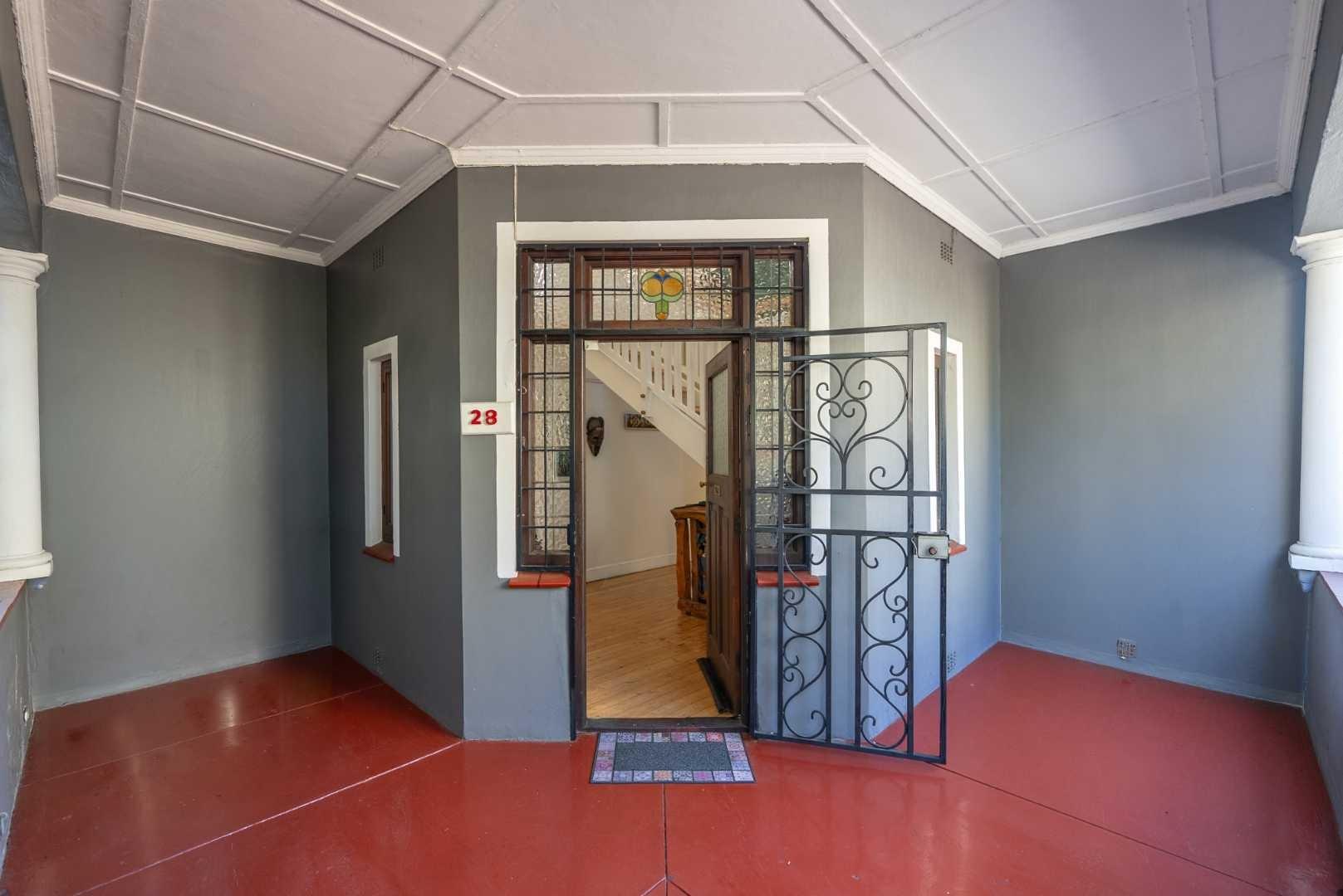 Image 2 of 6