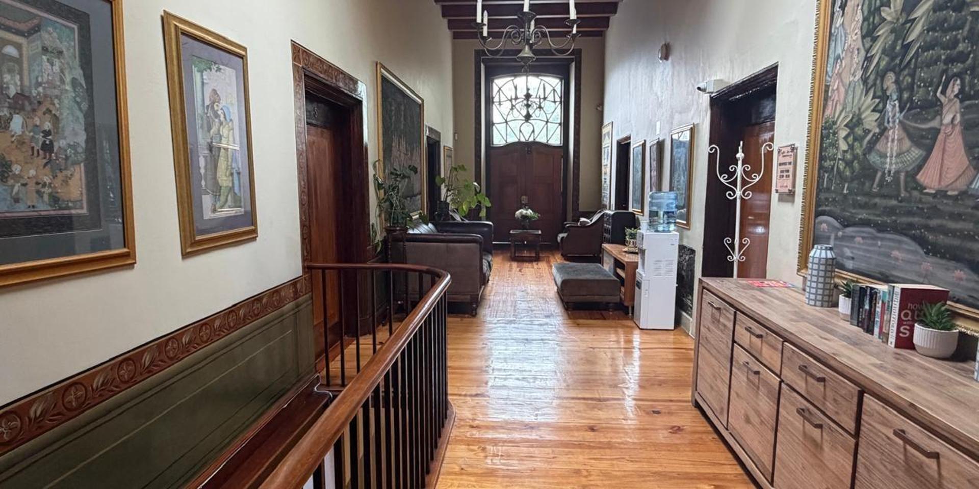 Image 2 of 6