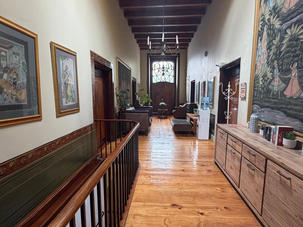 Image 2 of 6
