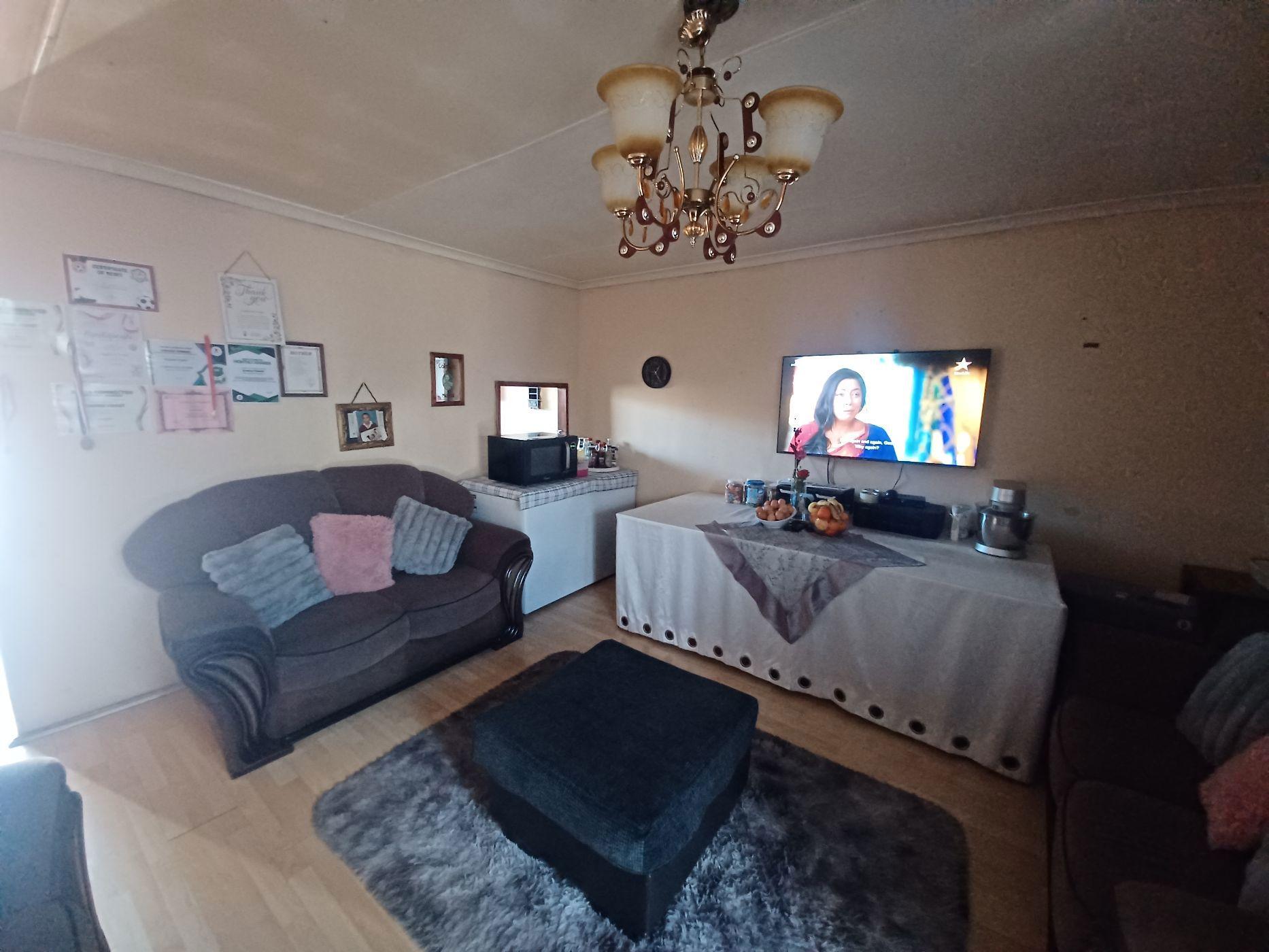 Image 4 of 6