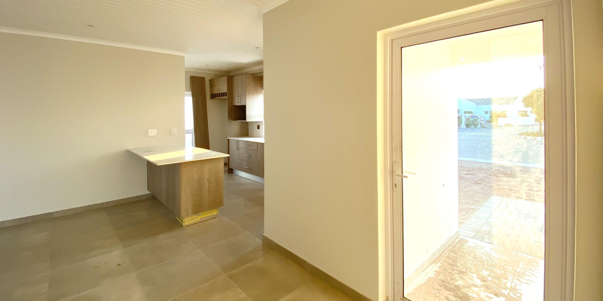 Image 4 of 6