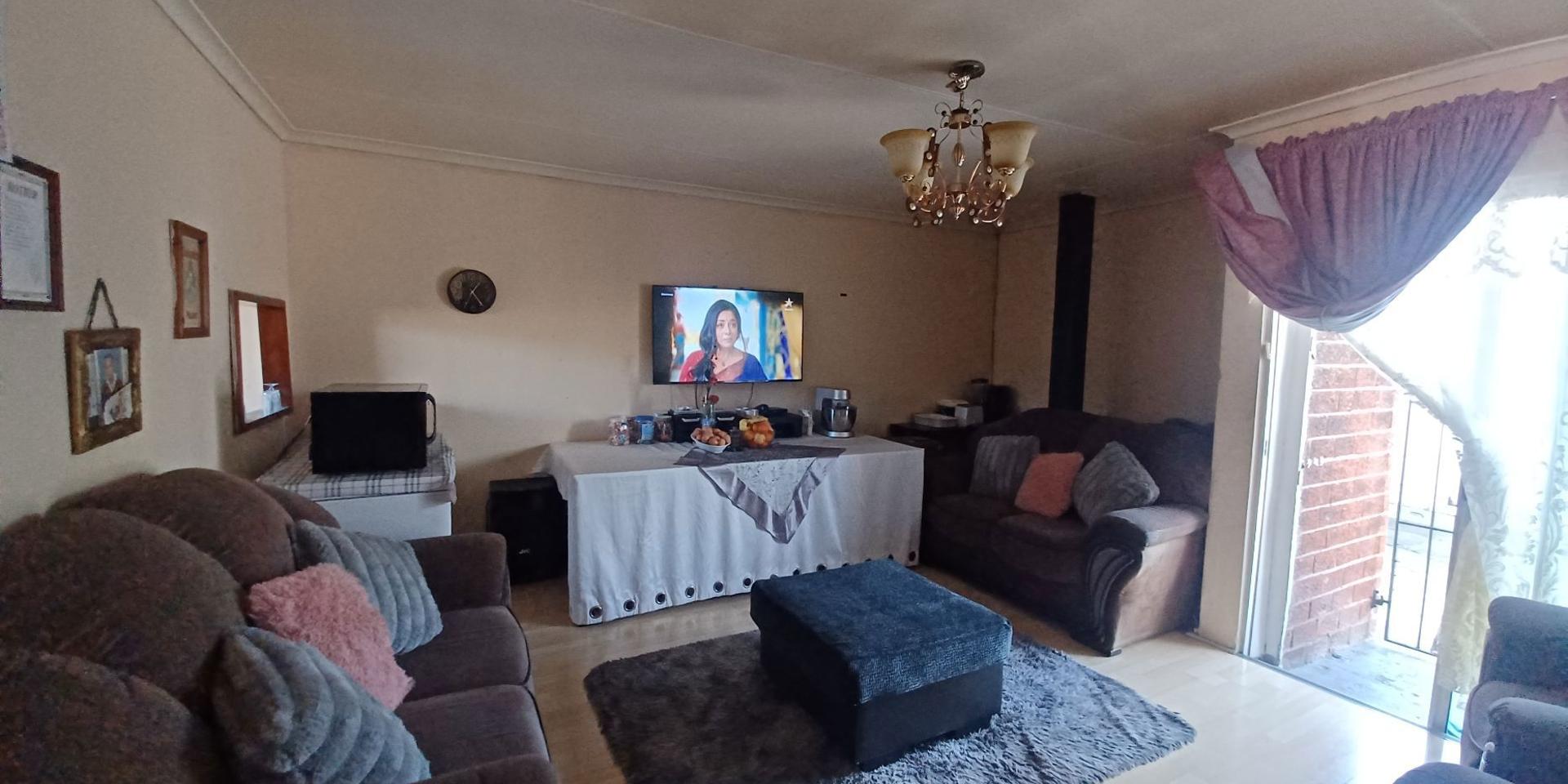 Image 2 of 6