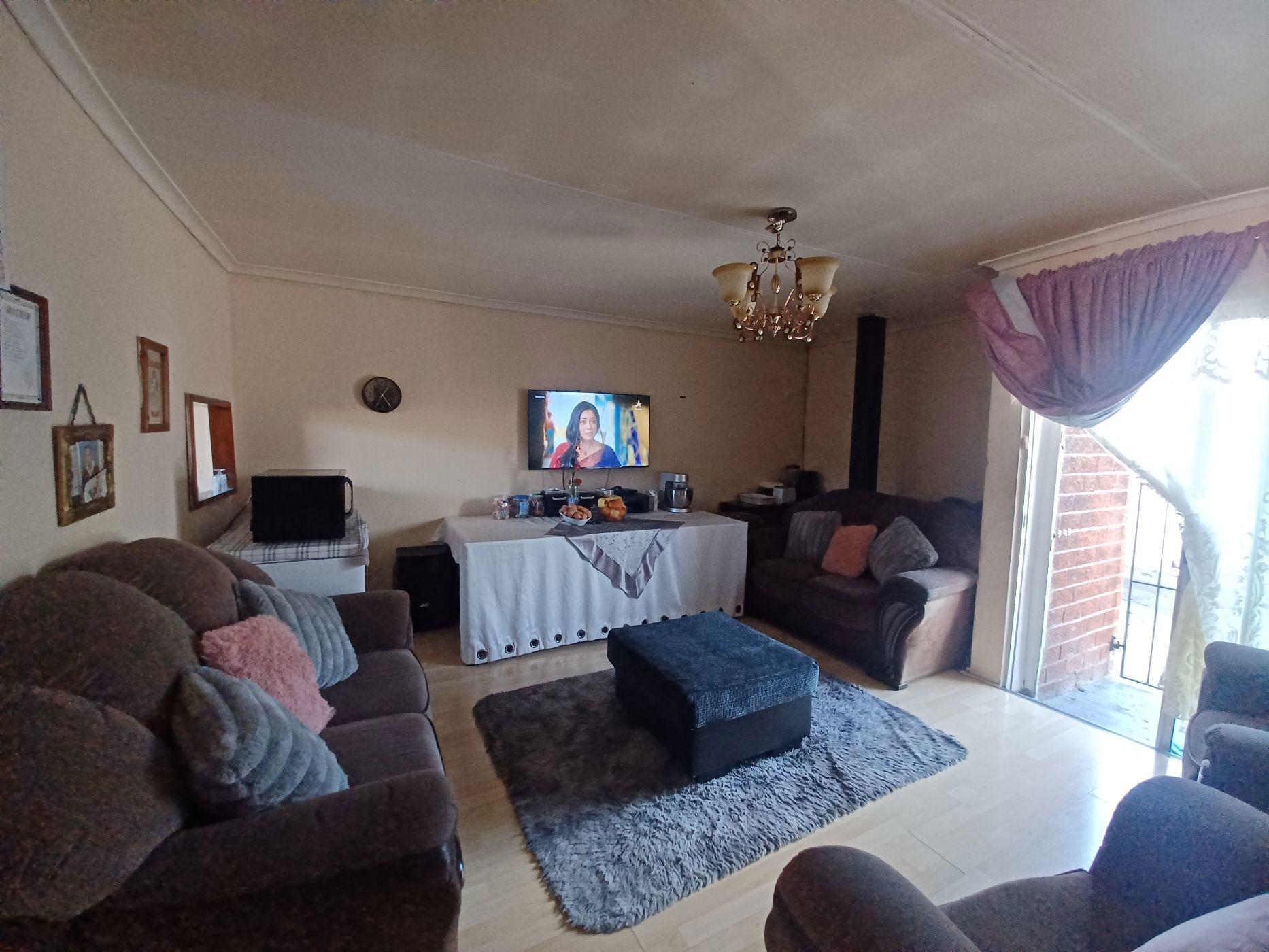 Image 2 of 6