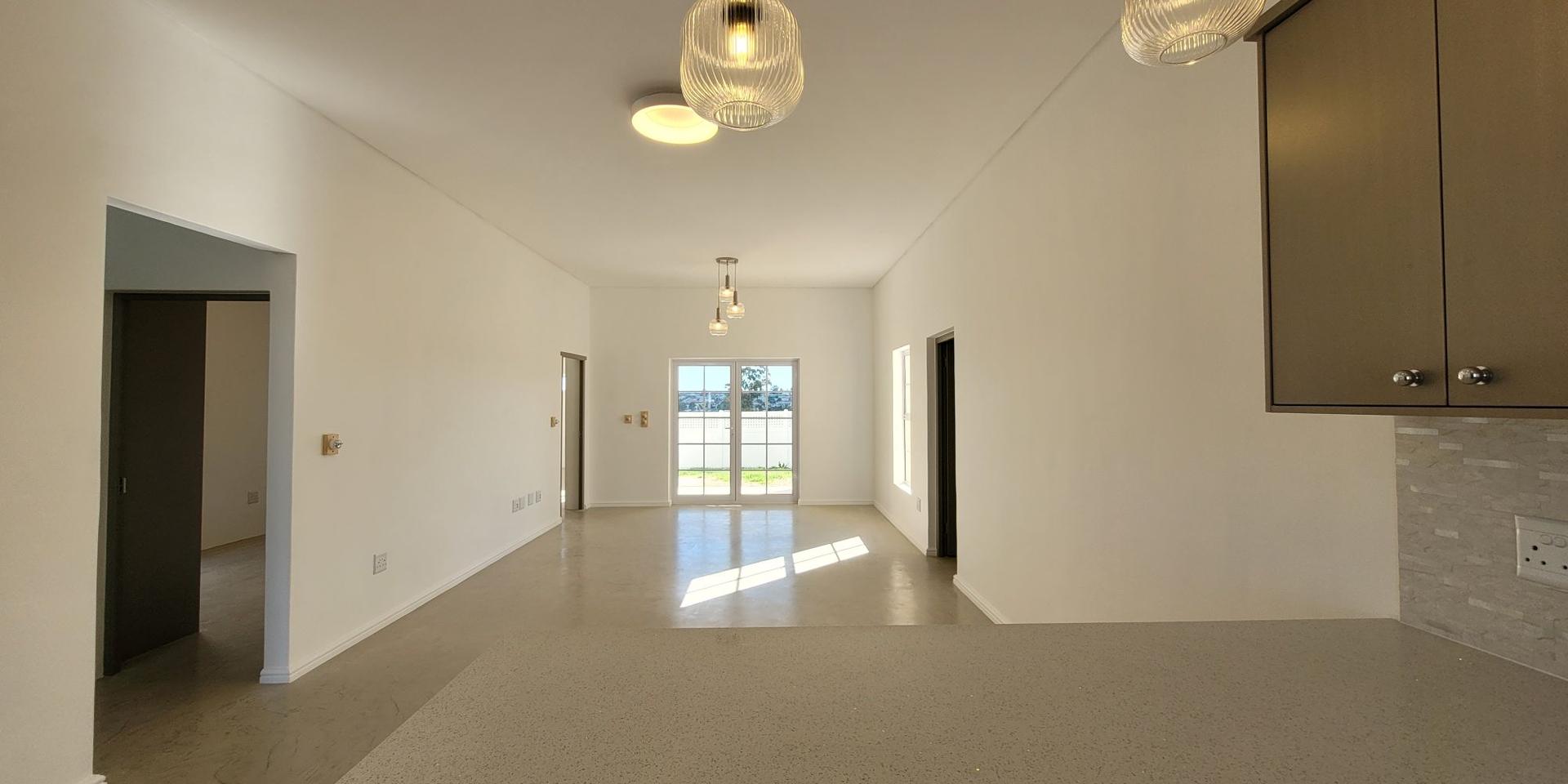Image 4 of 6