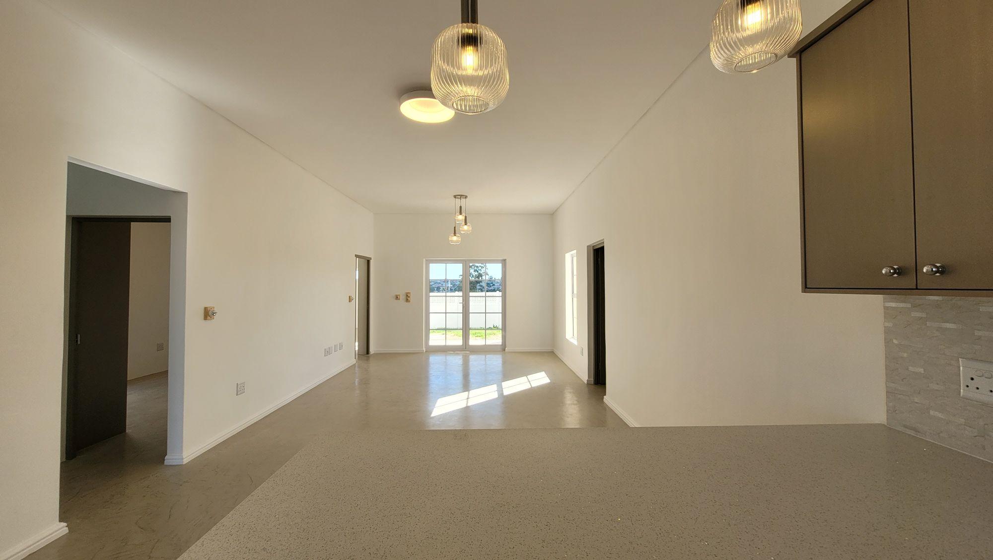 Image 4 of 6