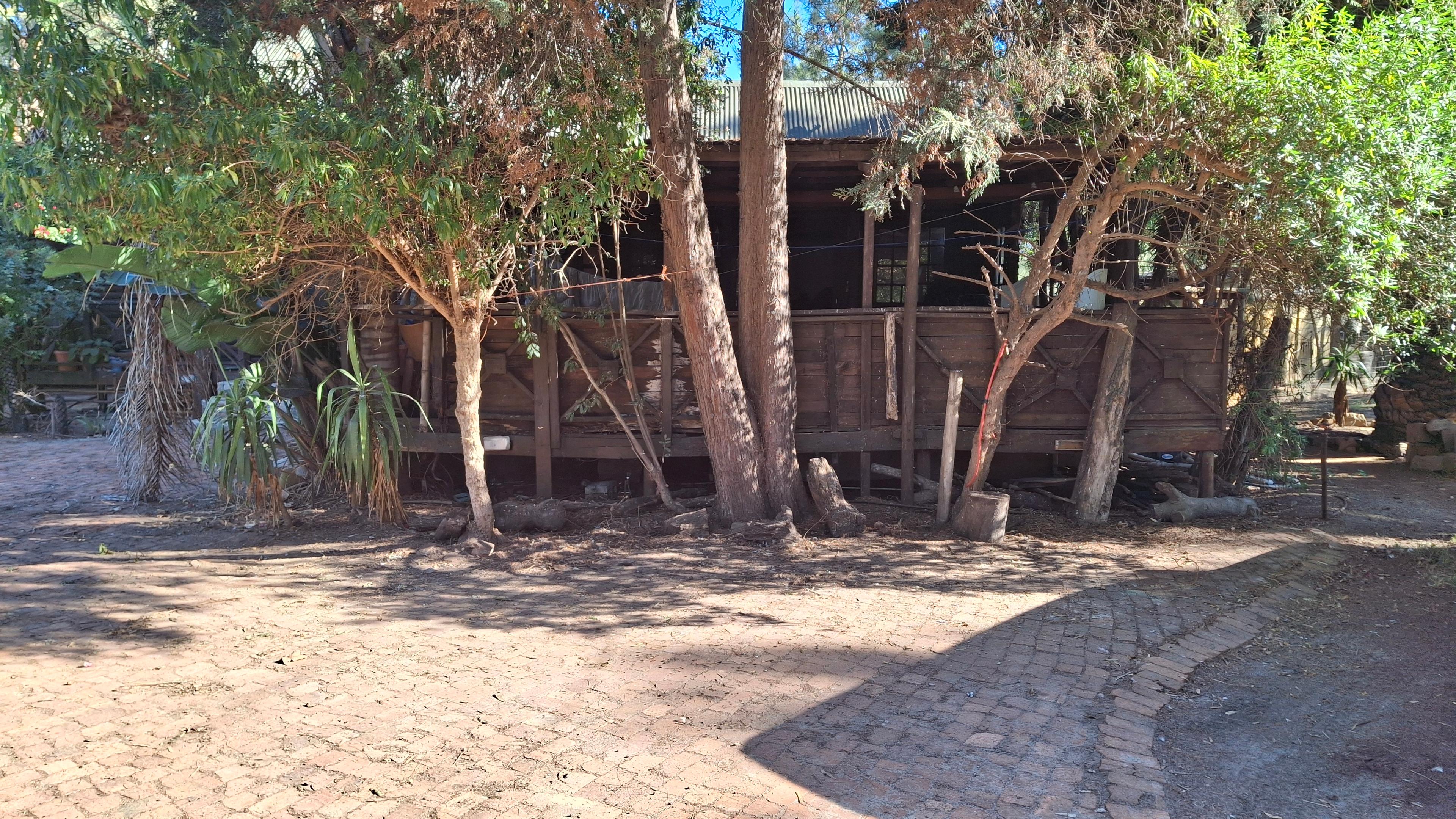 Image 2 of 6