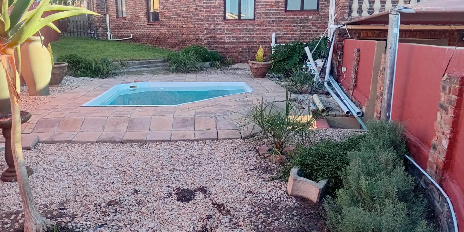 Image 2 of 6