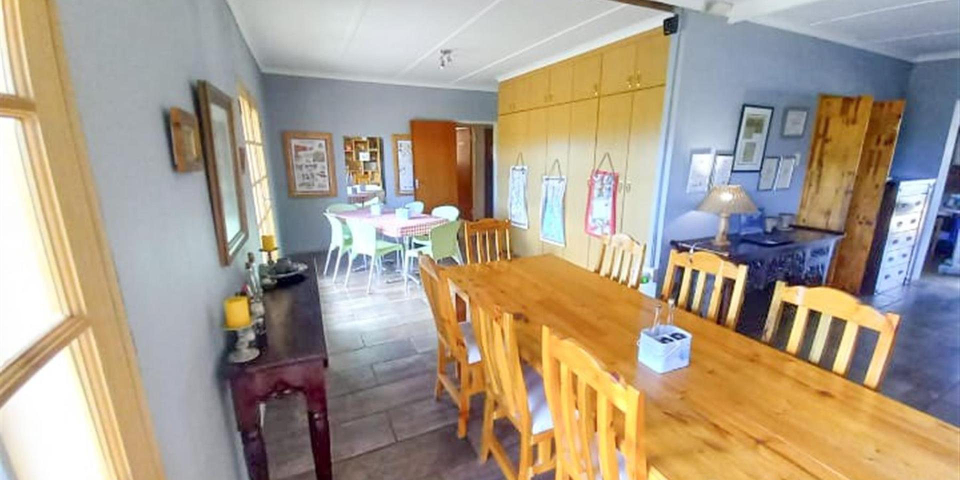 Image 4 of 6