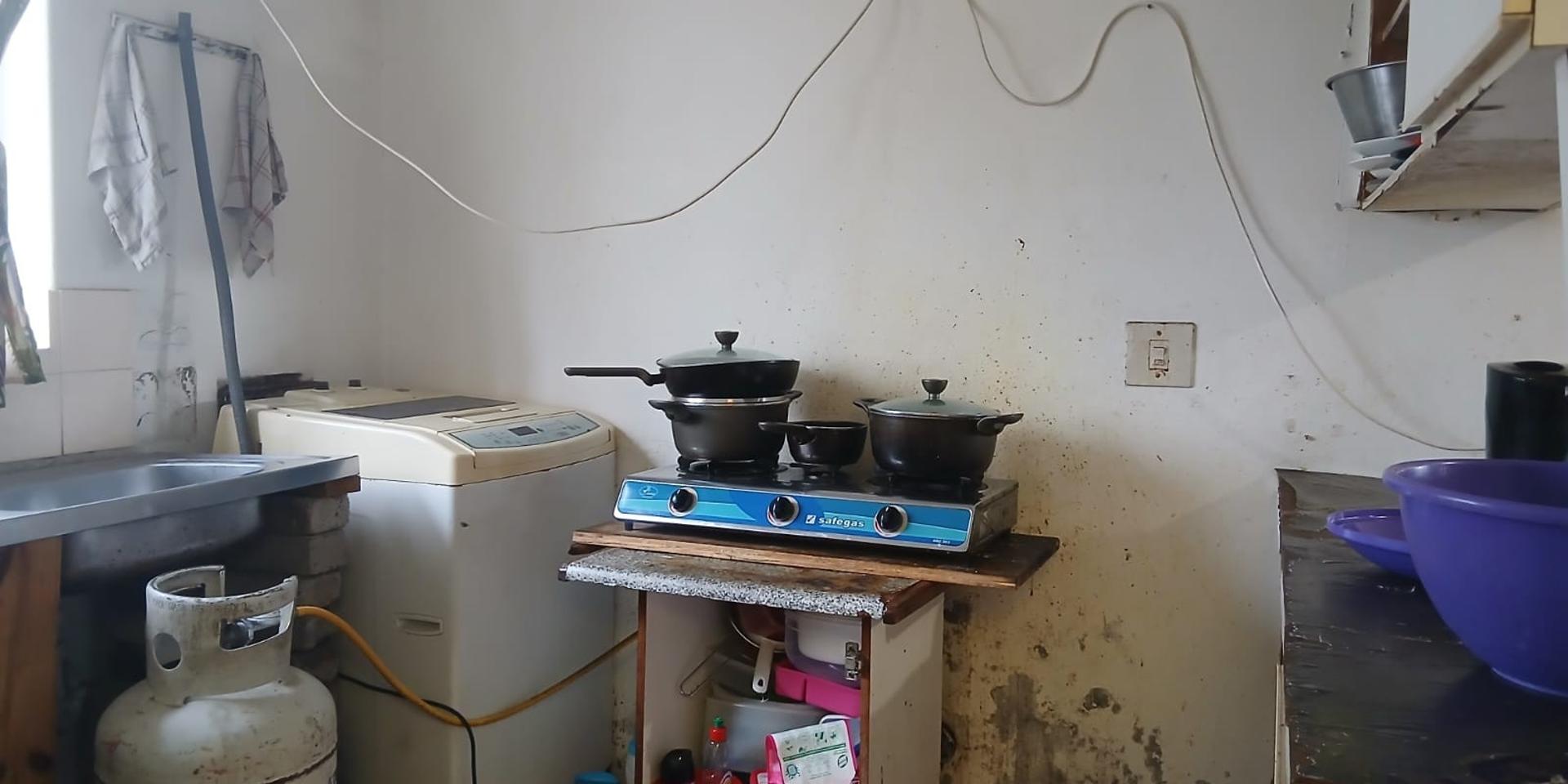 Image 5 of 6