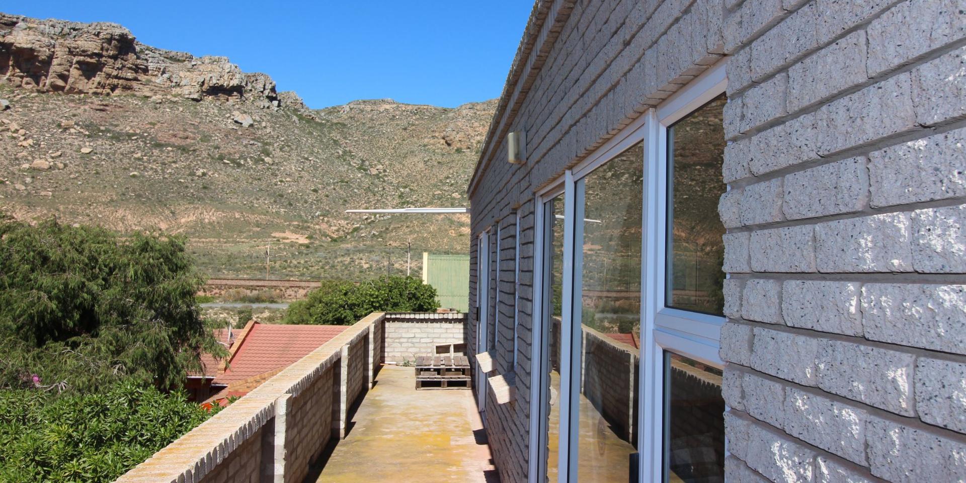 Image 3 of 6