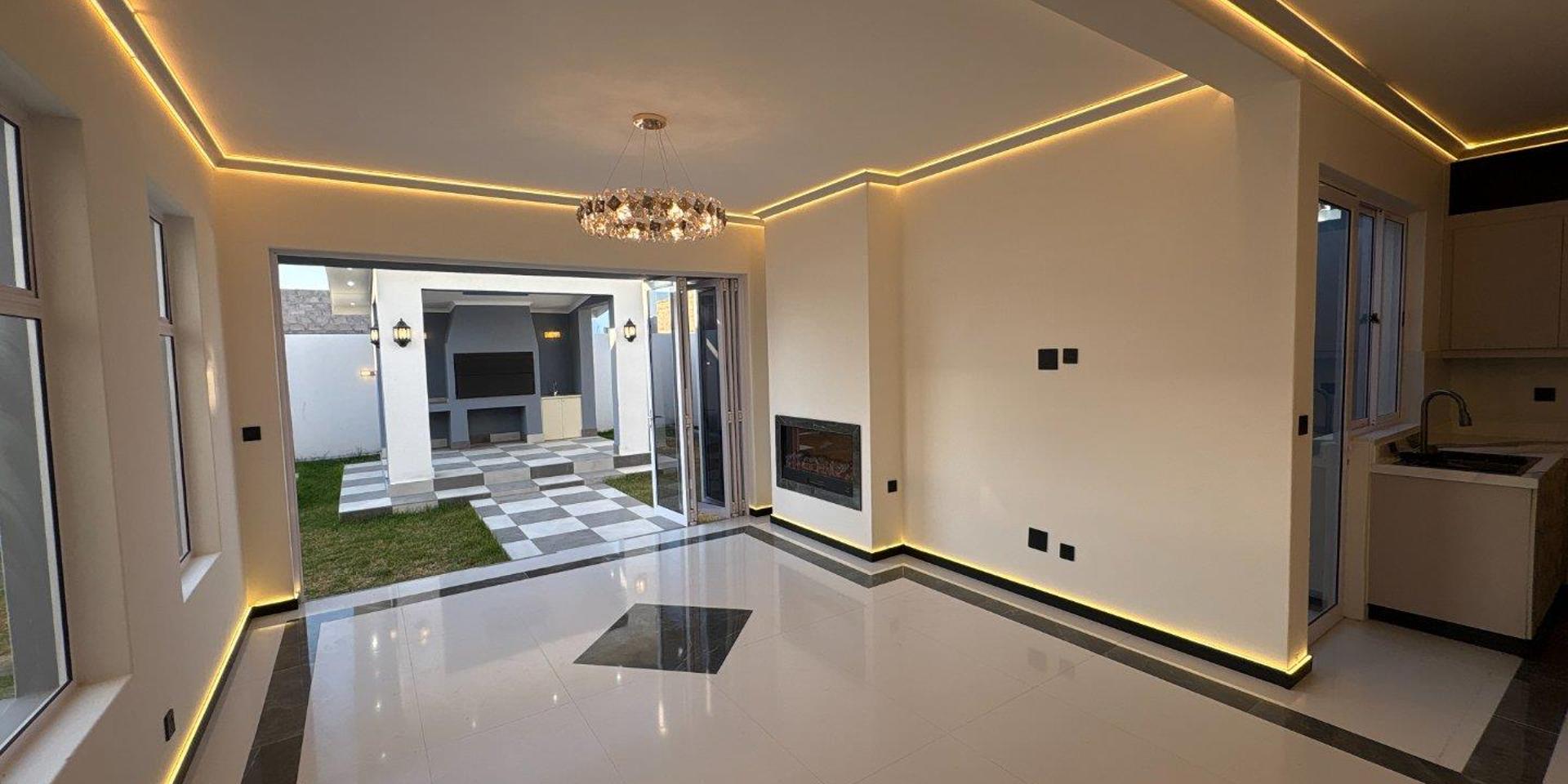 Image 4 of 6