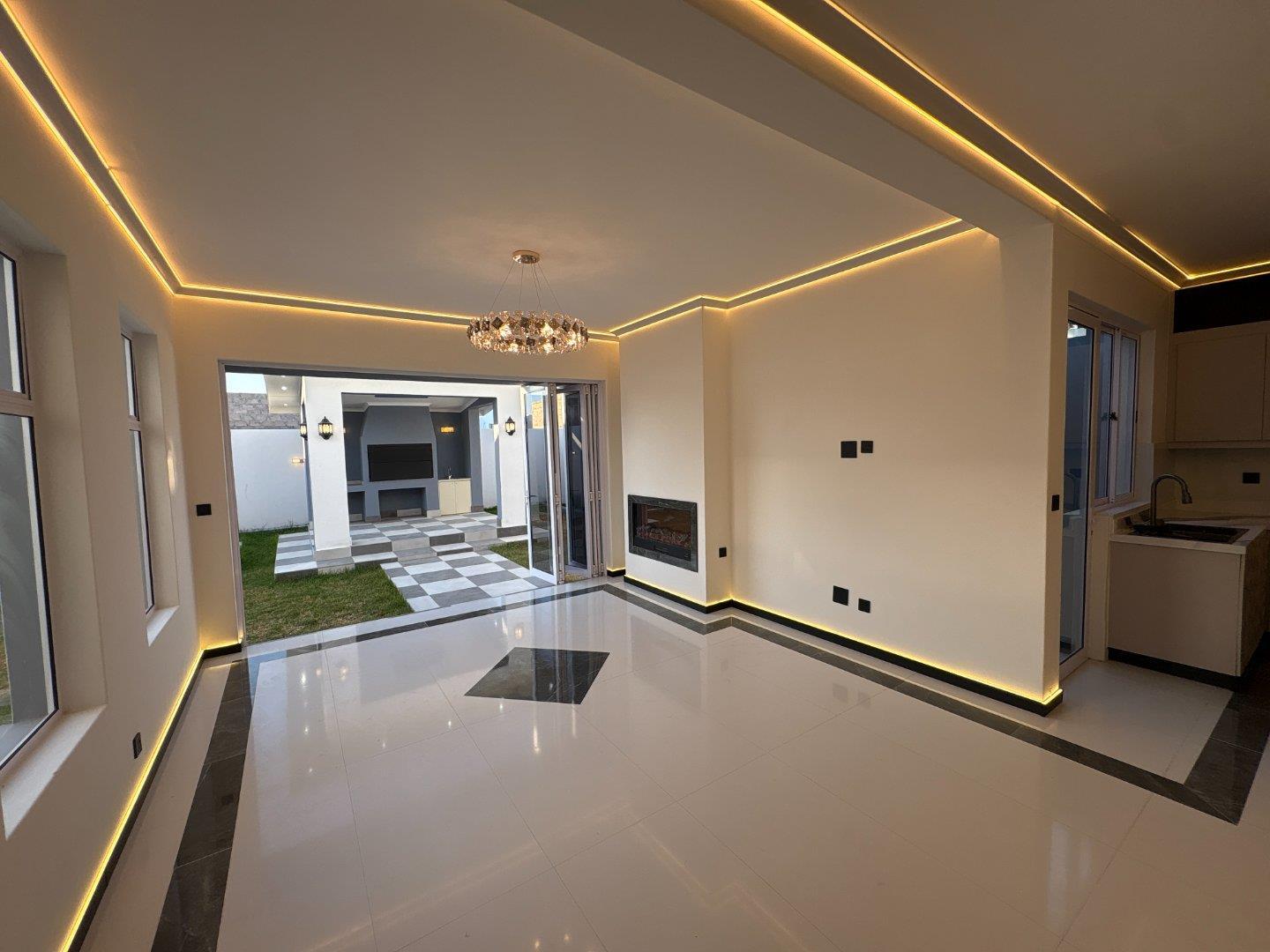 Image 4 of 6