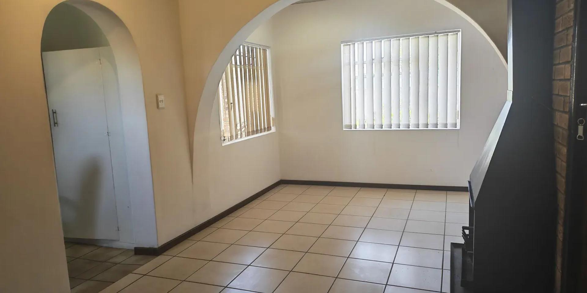 Image 4 of 6