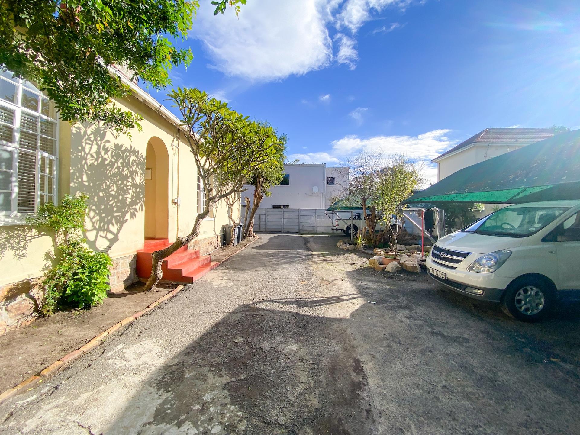Image 3 of 6