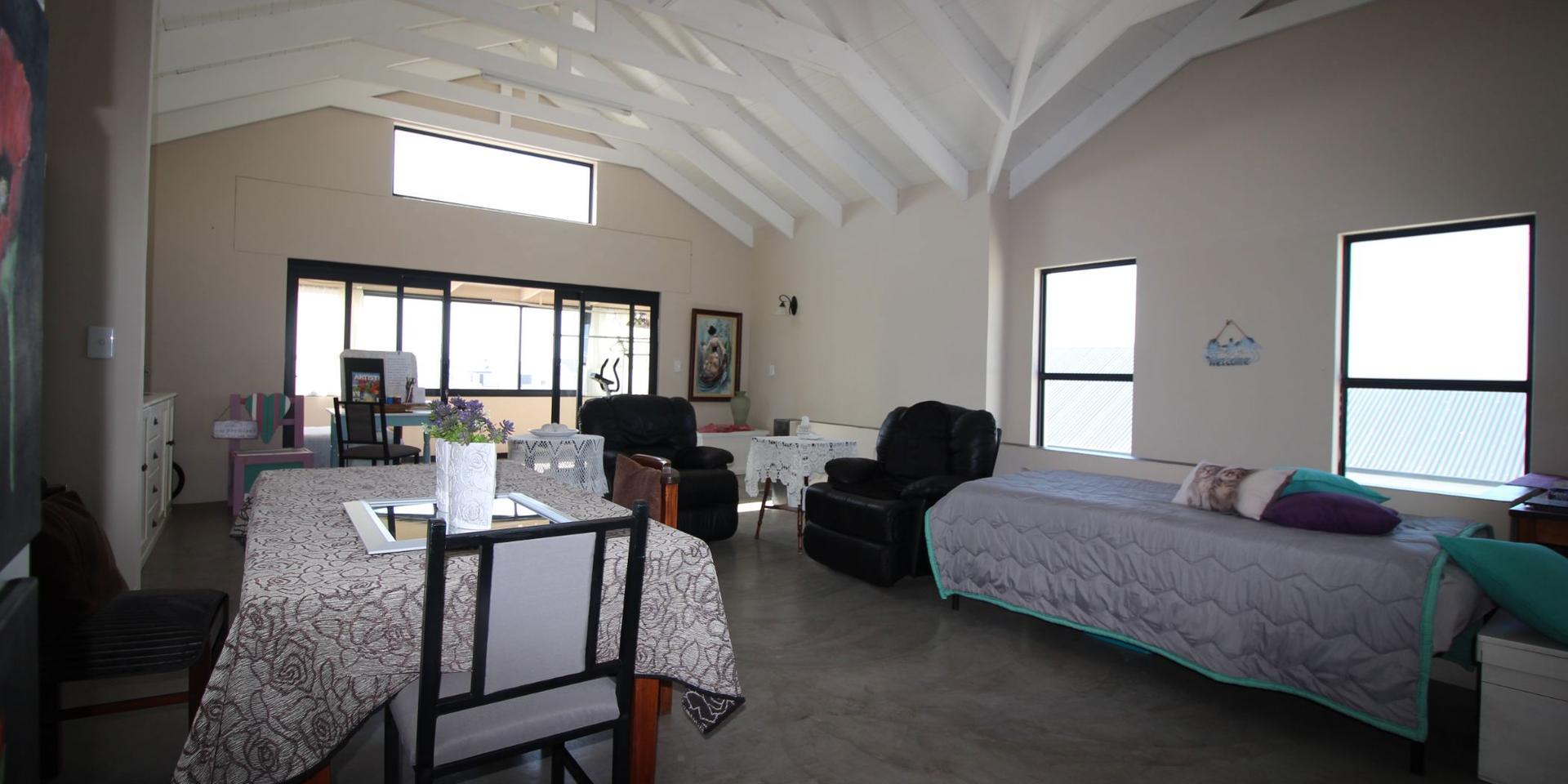 Image 4 of 6