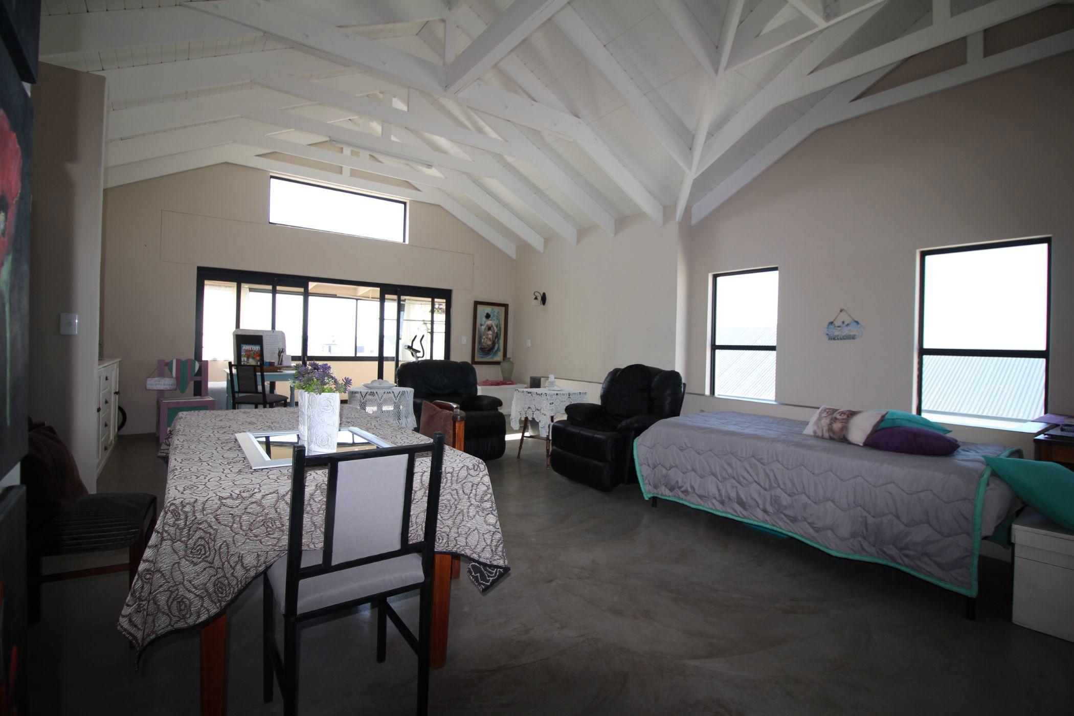 Image 4 of 6
