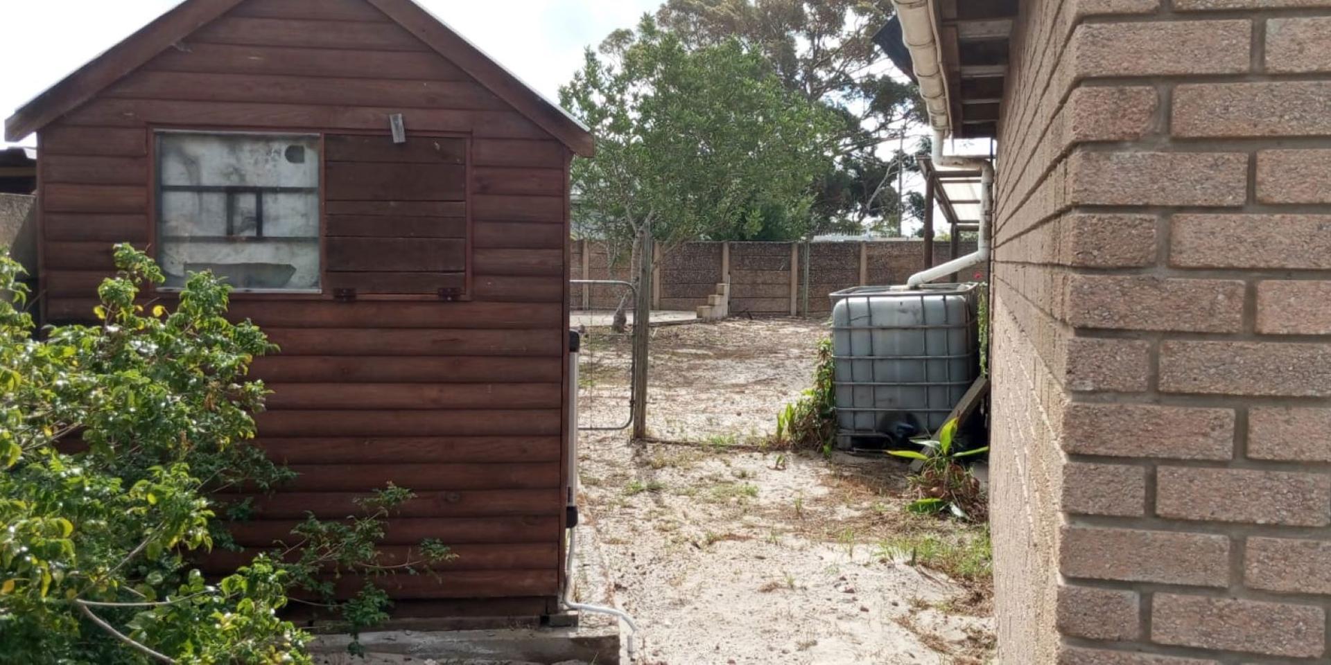 Image 4 of 6