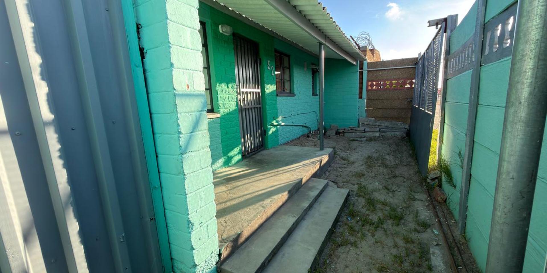 Image 4 of 6