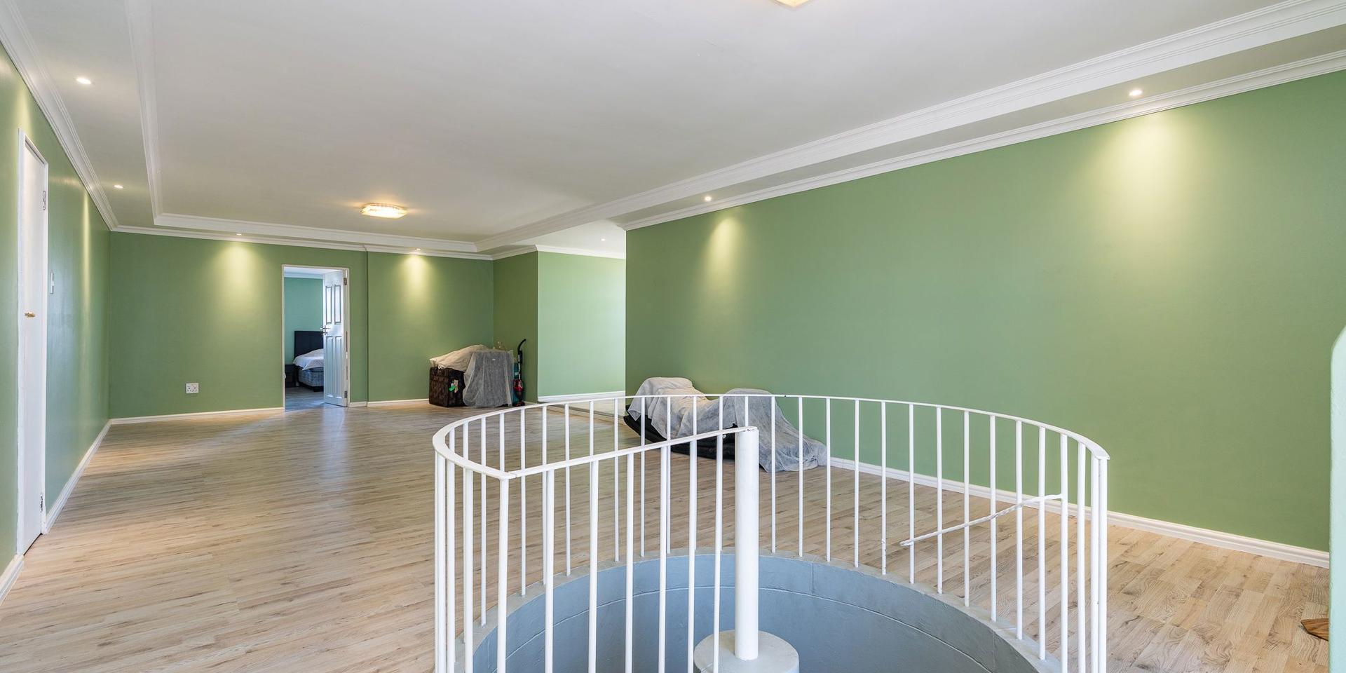 Image 3 of 6