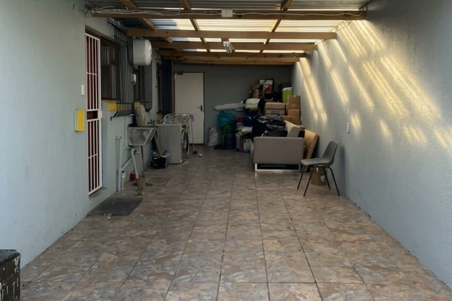 Image 3 of 6