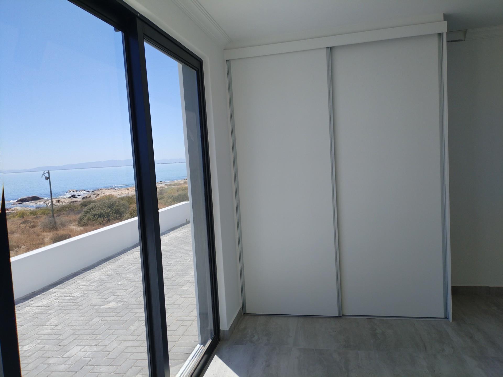 Image 4 of 6