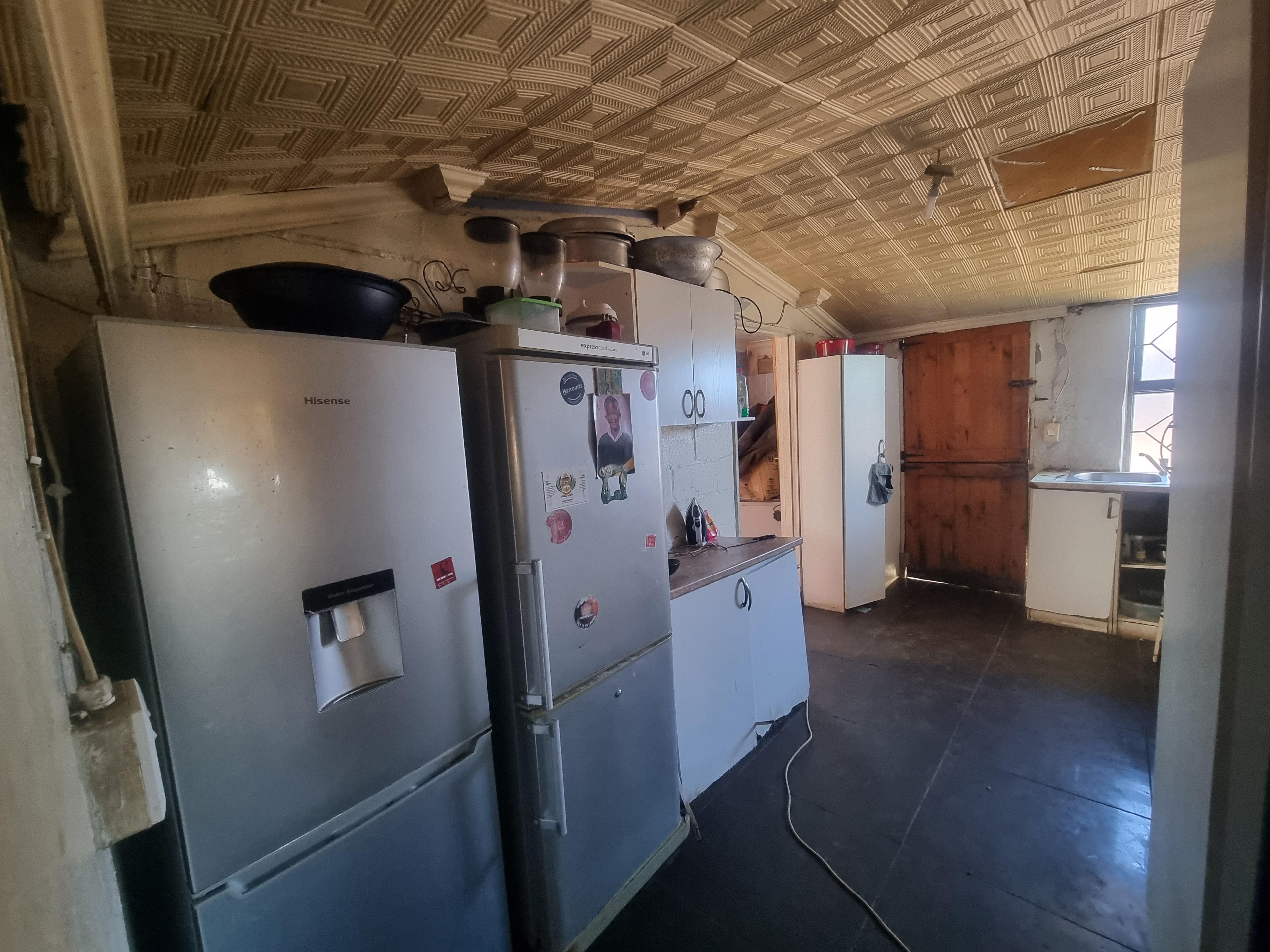 Image 1 of 6