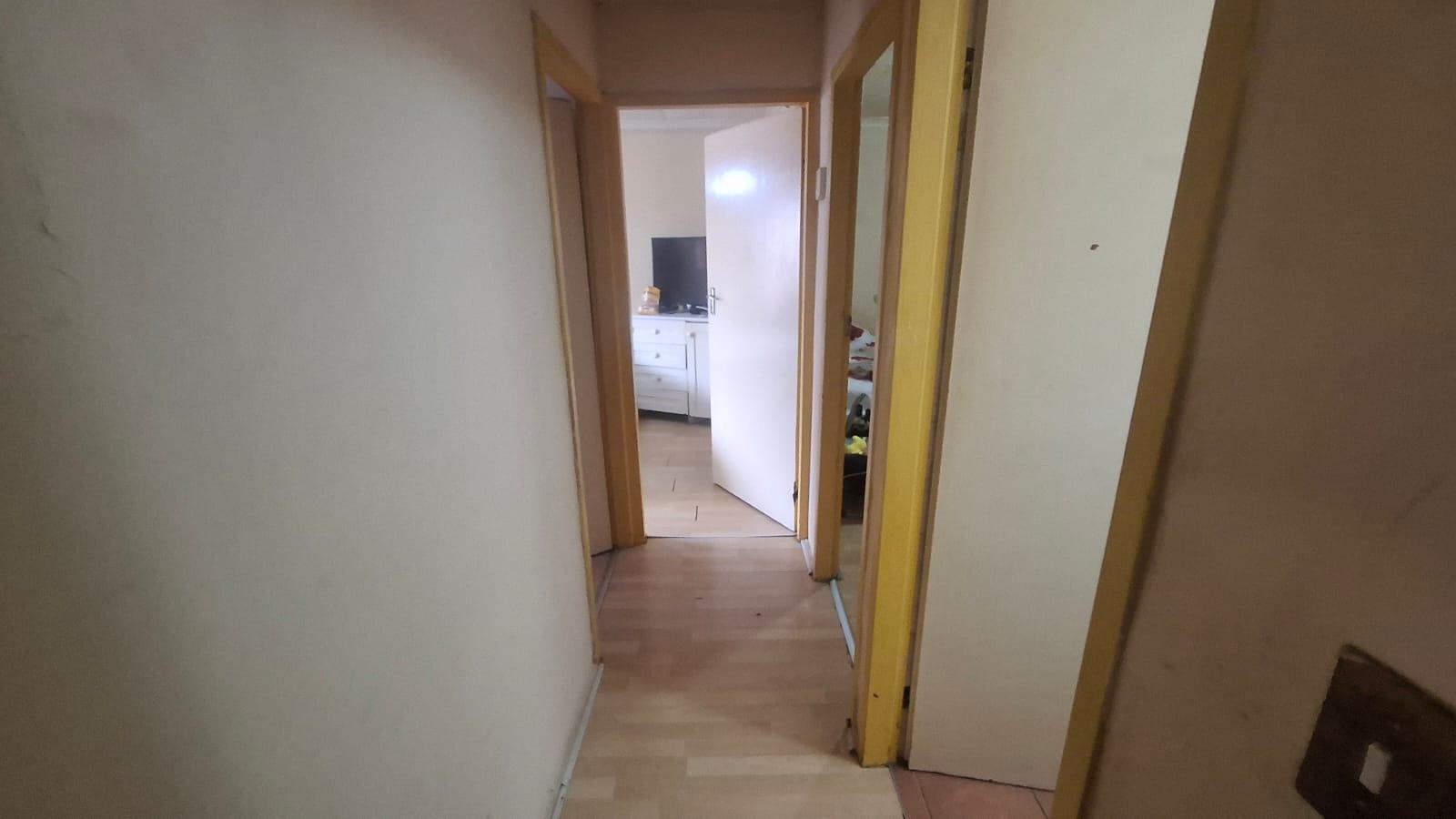 Image 4 of 6