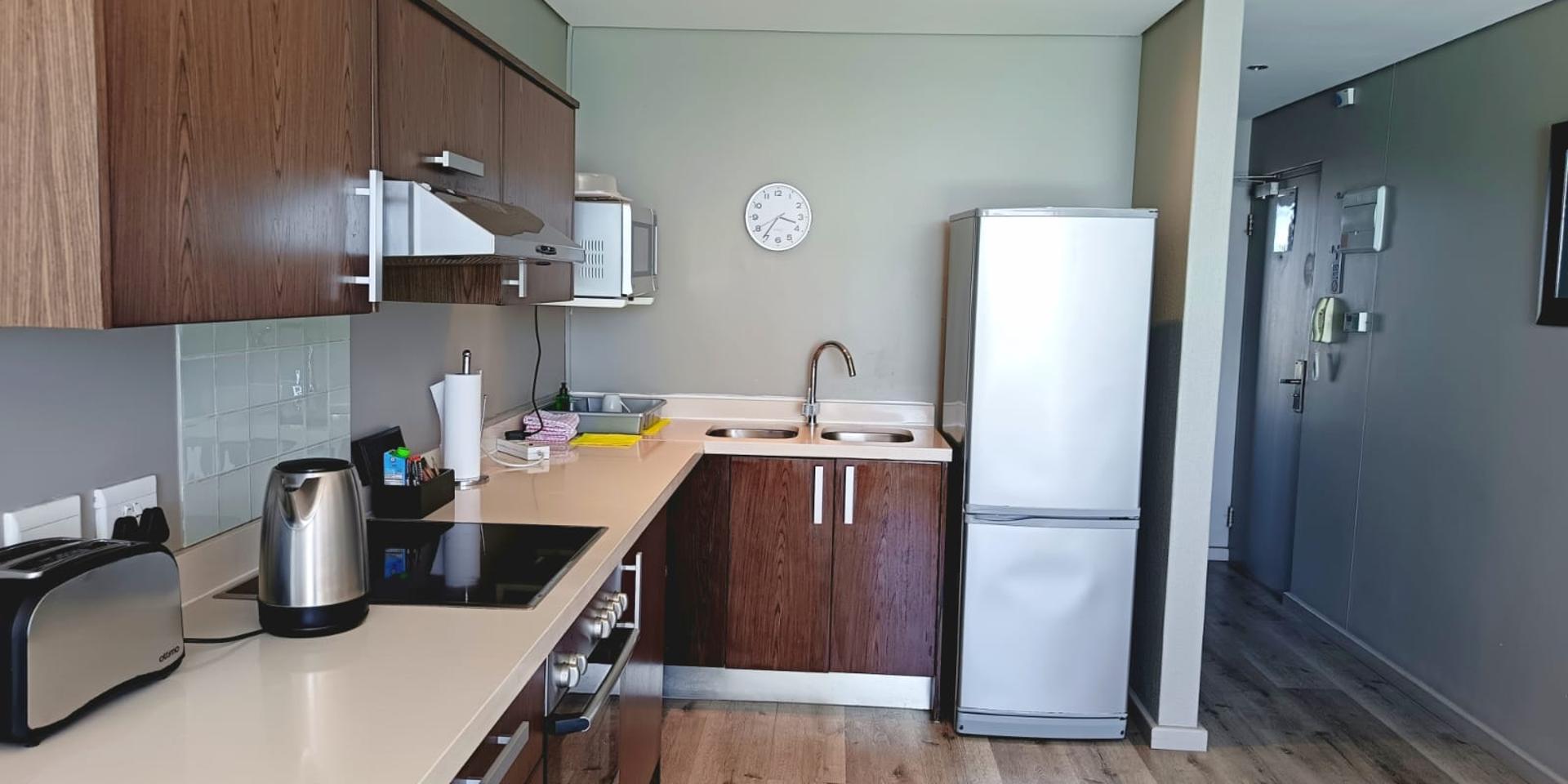 Image 4 of 6