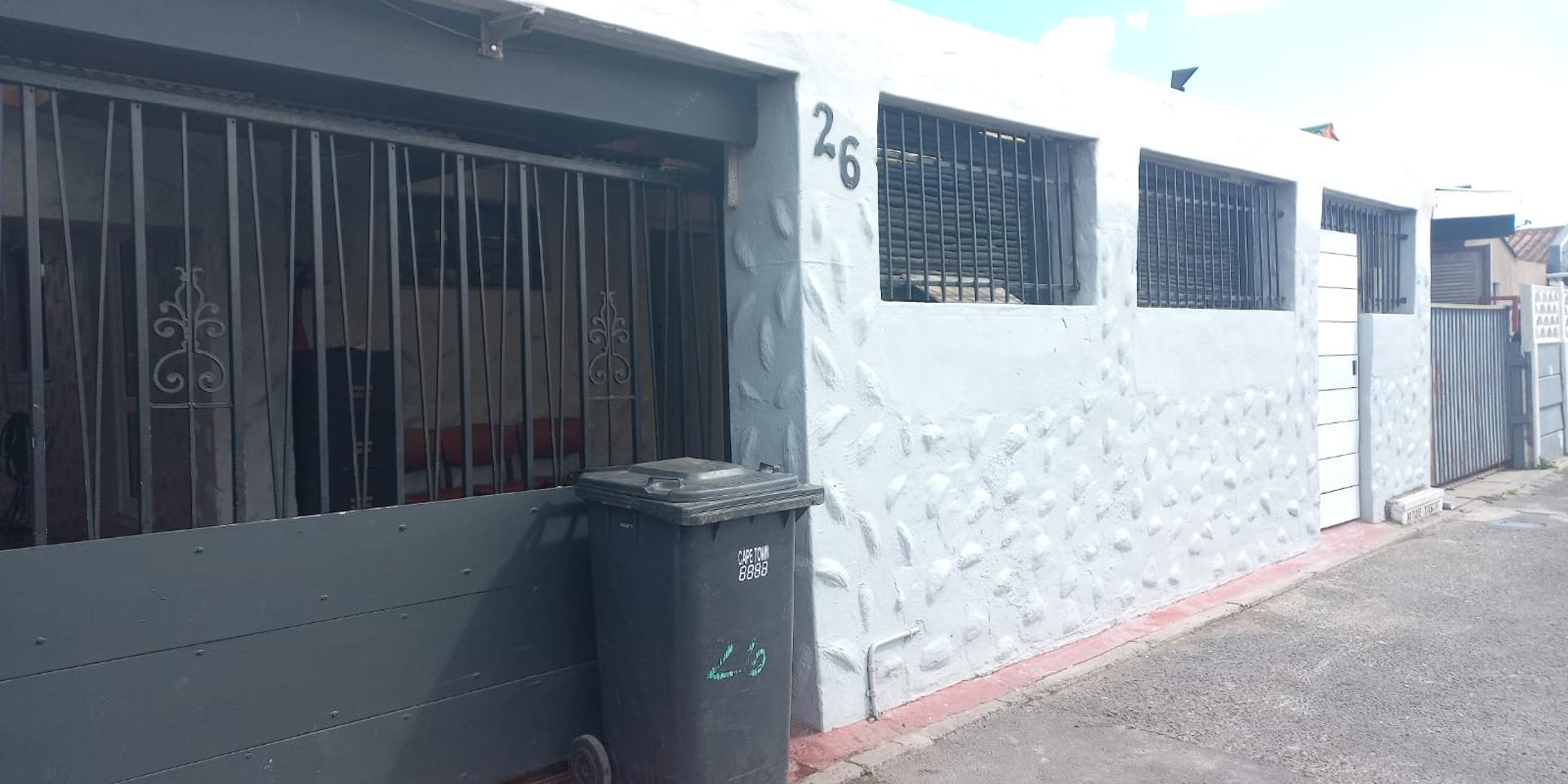 Image 2 of 6