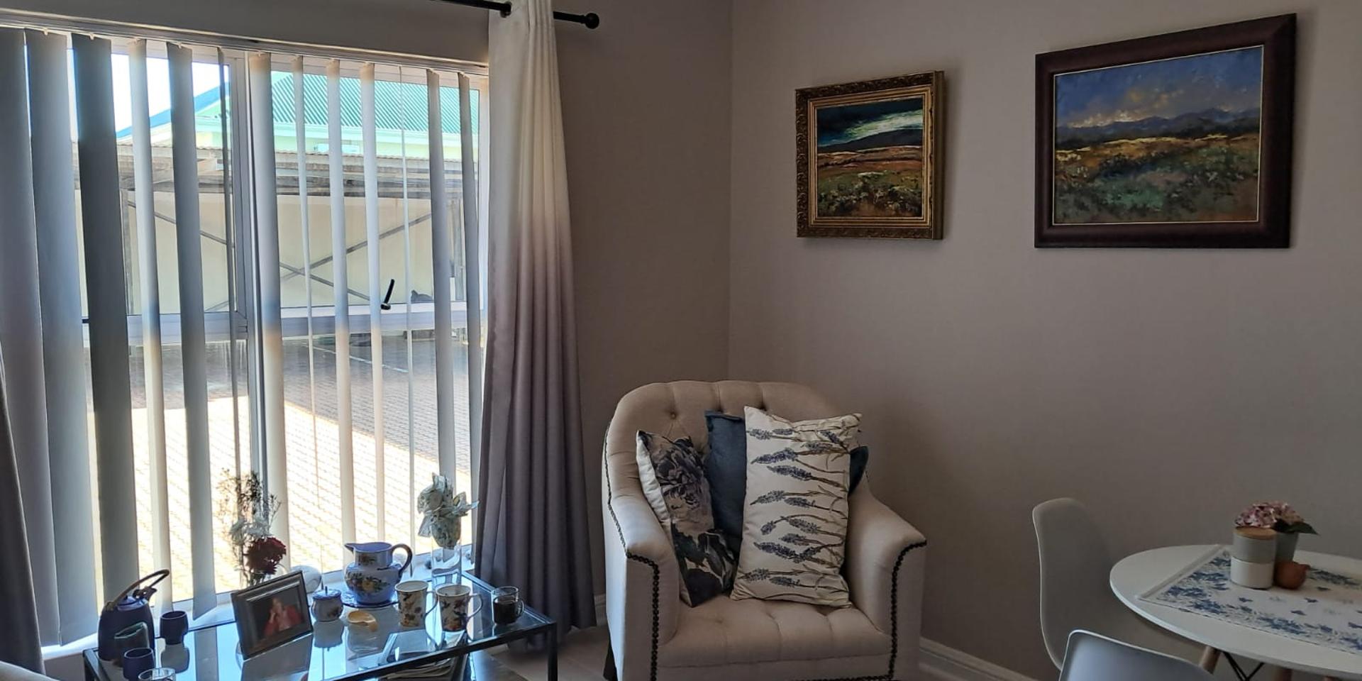 Image 2 of 6