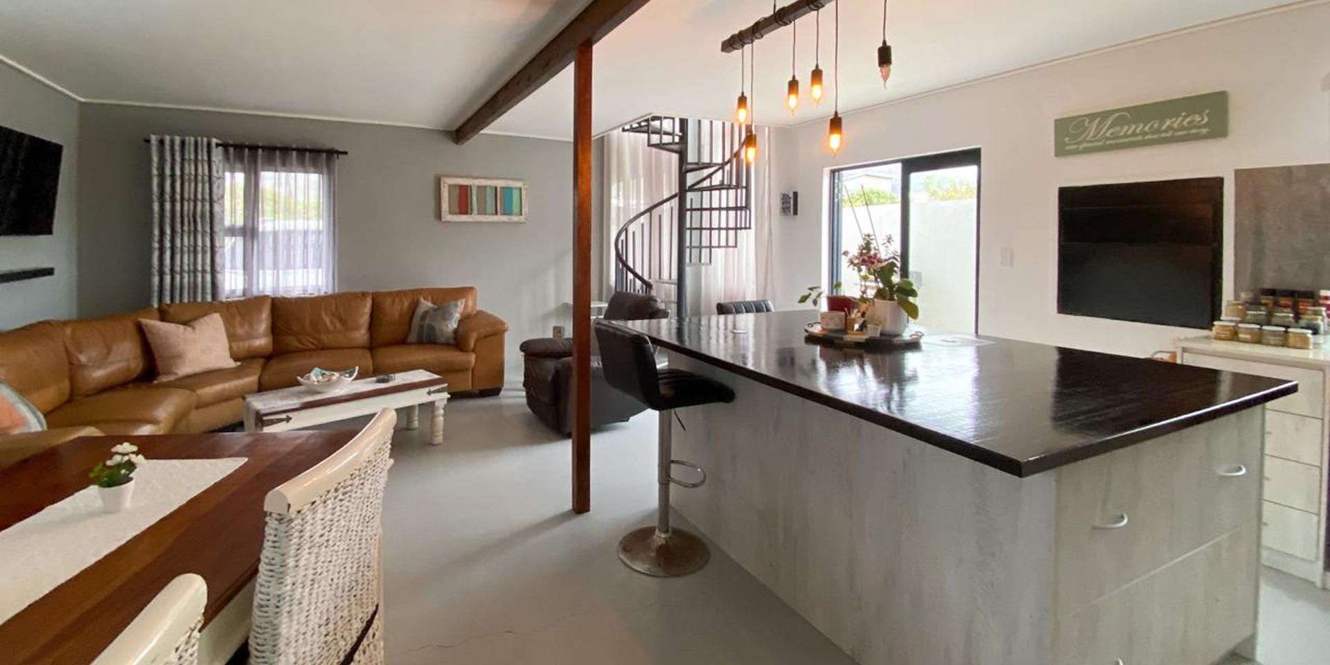 Image 4 of 6