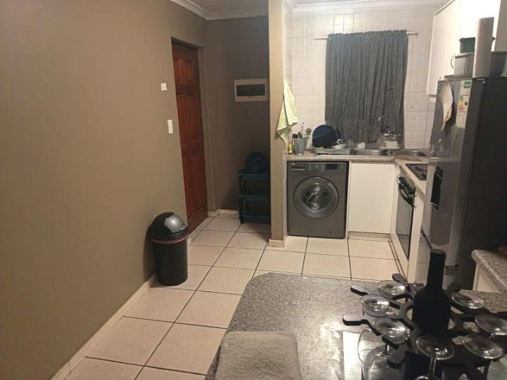 Image 2 of 6
