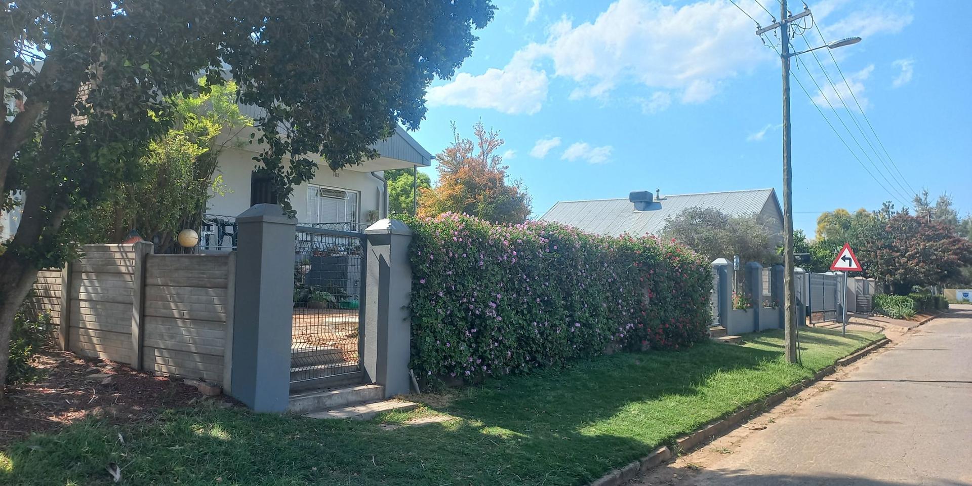 Image 4 of 6
