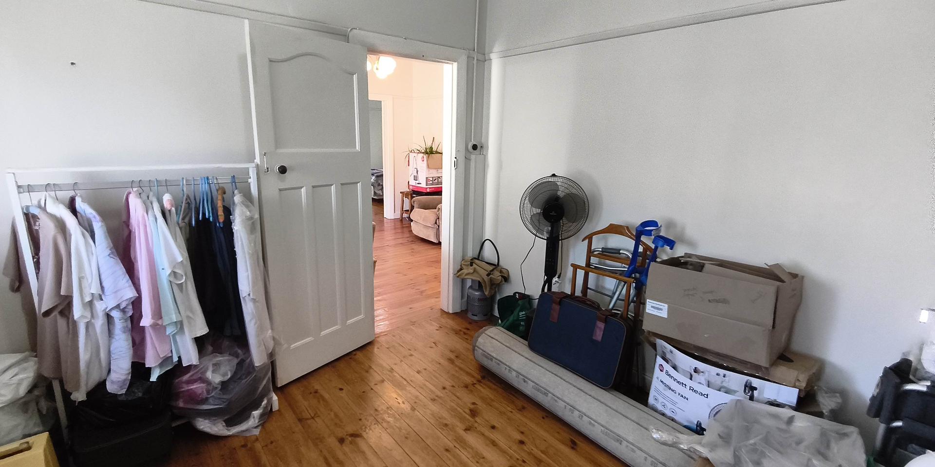 Image 4 of 6