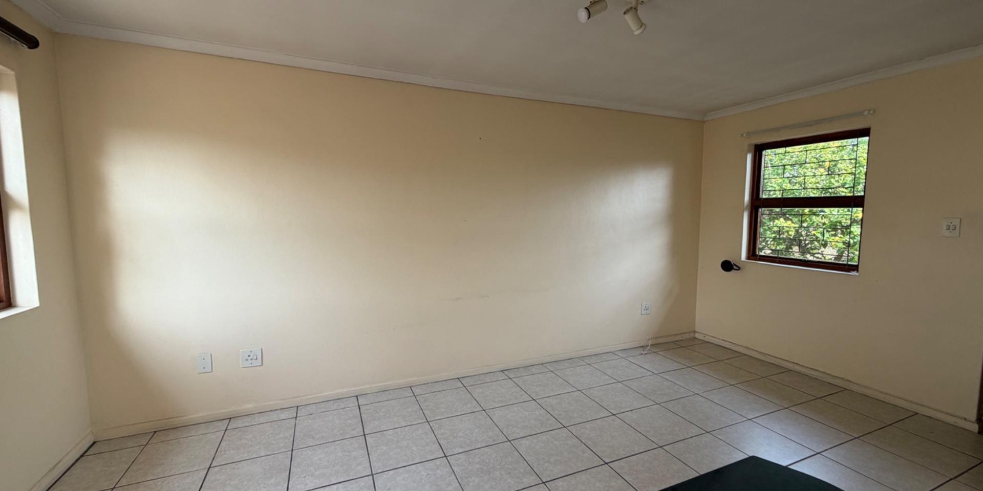 Image 4 of 6