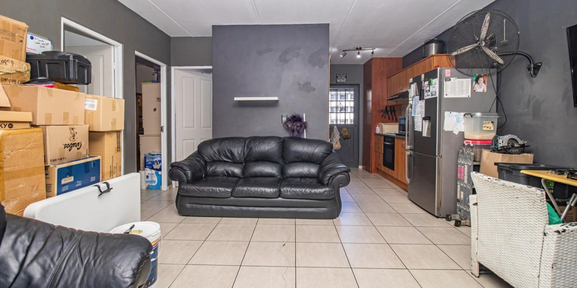 Image 2 of 6