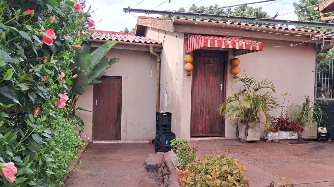 Image 4 of 6